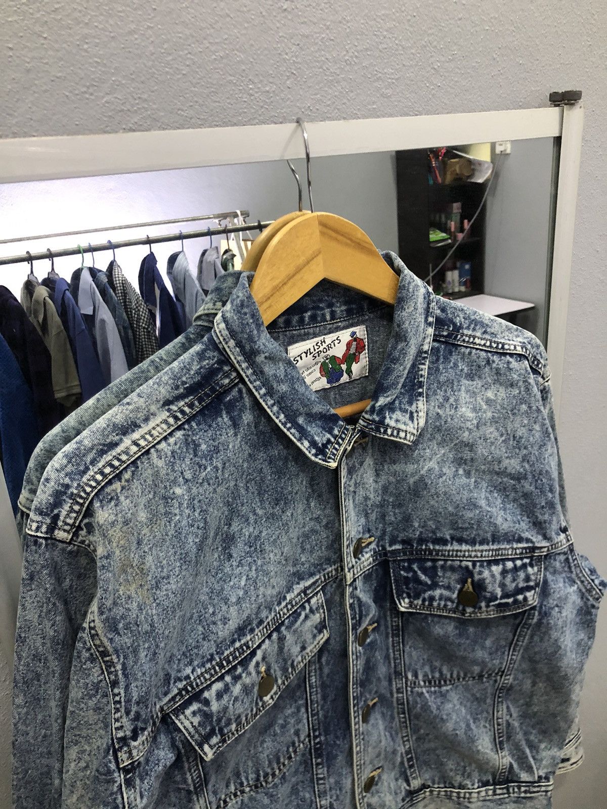 Japanese Brand × Vintage Vintage Stylish Sports Acid Wash Trucker Denim Jacket Size US M / EU 48-50 / 2 - 4 Thumbnail