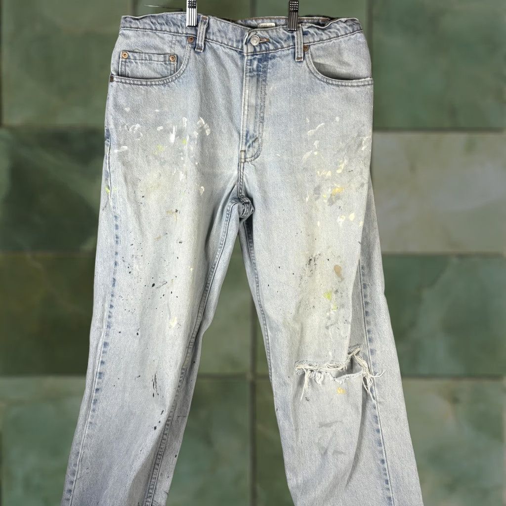Levi's VINTAGE Levi's 560 Jeans Mens 33x34 Light Wash Blue Paint Loose Tapered USA 90s Size US 33 - 1 Thumbnail