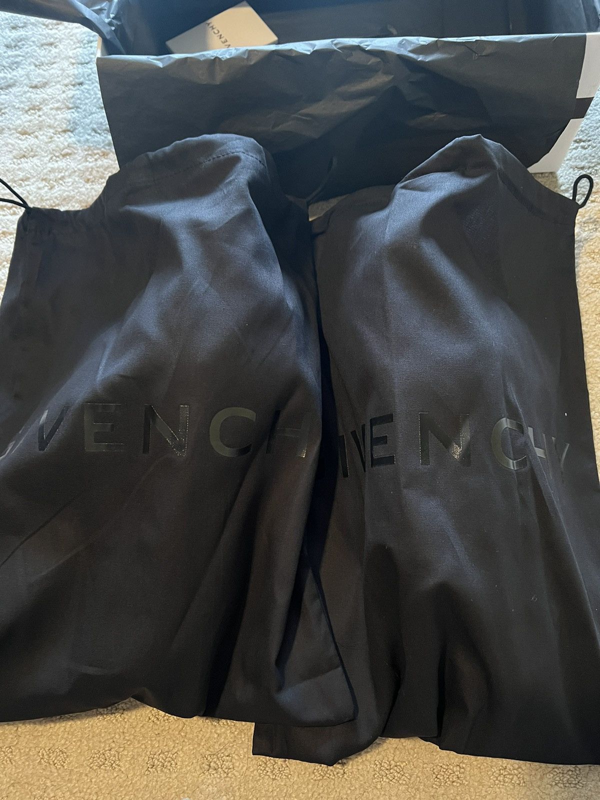 Givenchy Givenchy G4 Low Sneakers Size 11 *BRAND NEW* Size US 11 / EU 44 - 14 Thumbnail