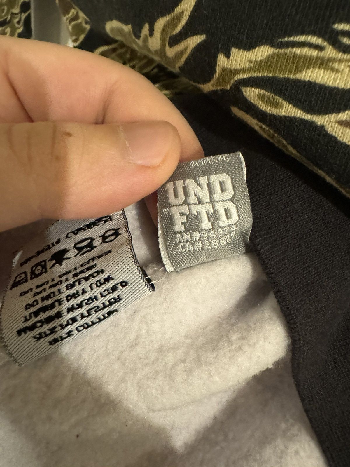 Undefeated Undefeated tiger camo crewneck Size US S / EU 44-46 / 1 - 5 Thumbnail