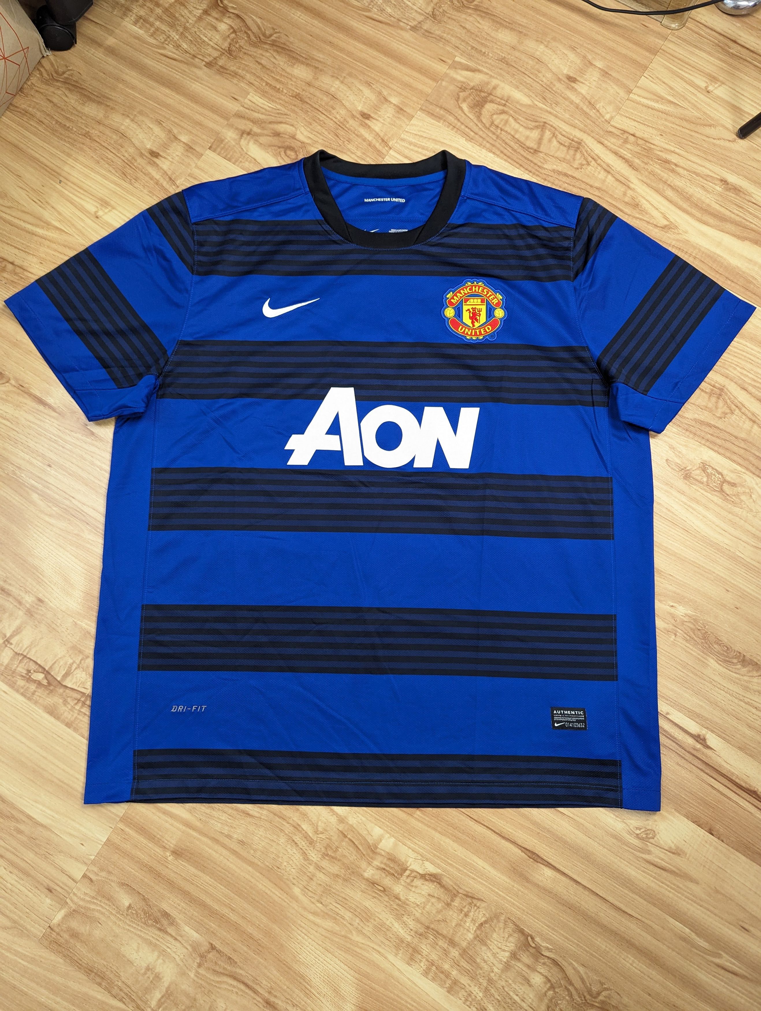 Nike MANCHESTER UNITED NIKE 2011/2012 FOOTBALL JERSEY CHAMPIONS Size US XXL / EU 58 / 5 - 2 Thumbnail