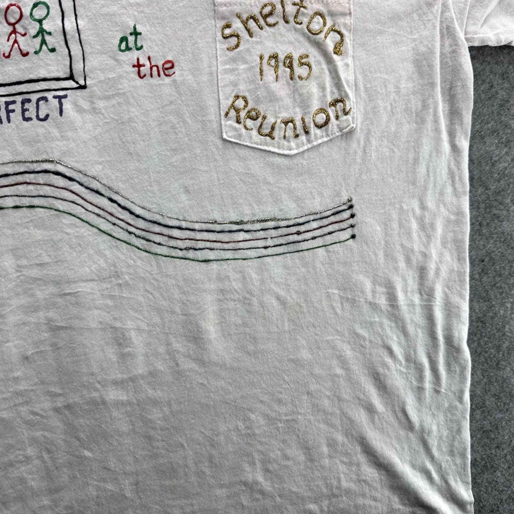 Fruit Of The Loom VINTAGE Shelton Family Reunion Shirt Mens XL White 1995 90s Embroidered Picture Perfect Crew Neck T-Shirt Size US XL / EU 56 / 4 - 6 Thumbnail