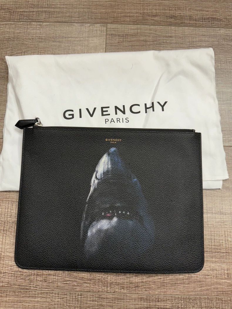 Givenchy Givenchy Shark handbag Size ONE SIZE - 1 Thumbnail