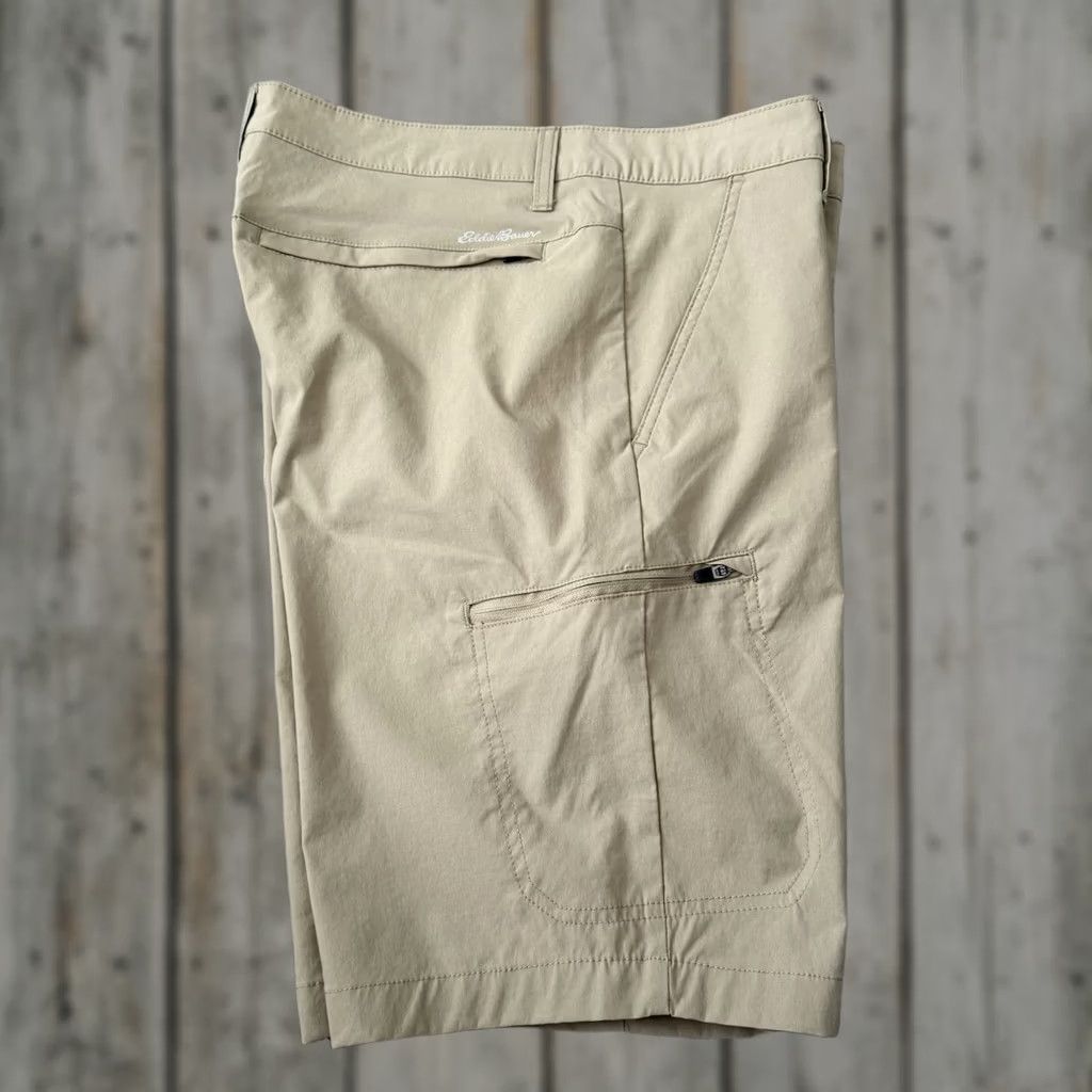Eddie Bauer Eddie Bauer Cargo Shorts Mens 32 Tan Zipper Stretch 10" Hiking Flat Front Size US 32 / EU 48 - 1 Thumbnail