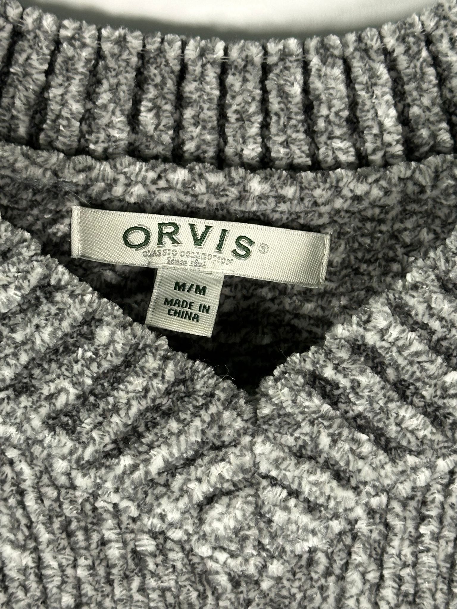 Orvis Orvis Sweater Womens M Gray V-Notch Chenille Knit Pullover Size M / US 6-8 / IT 42-44 - 3 Thumbnail