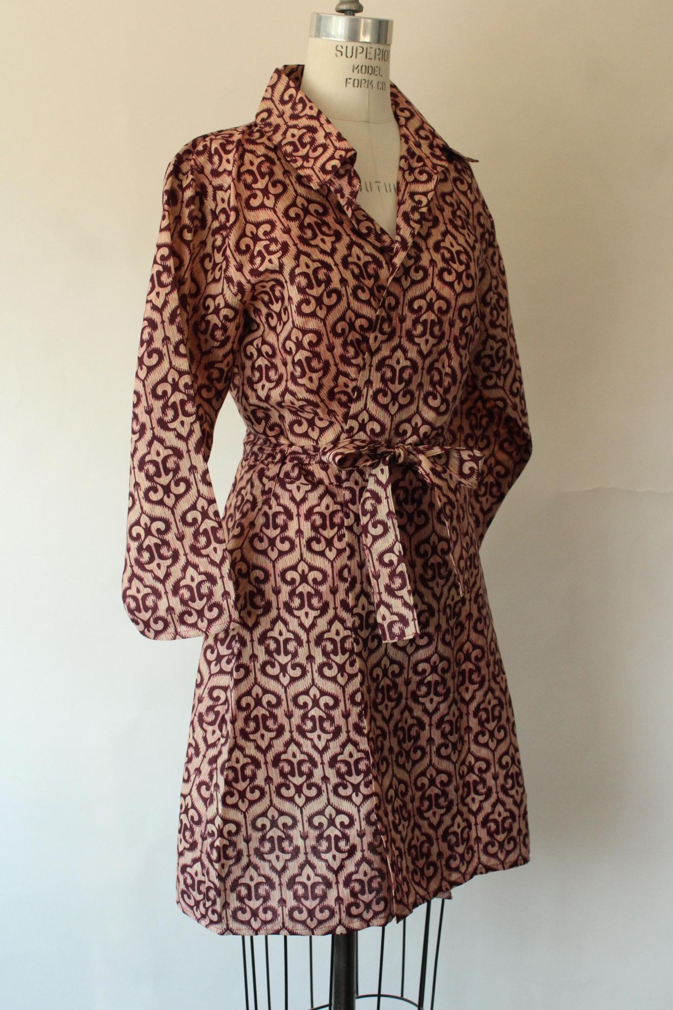Vintage Vintage 1960s 1970s Dress, Burgundy and Ivory Batik Ethnic P Size M / US 6-8 / IT 42-44 - 6 Thumbnail
