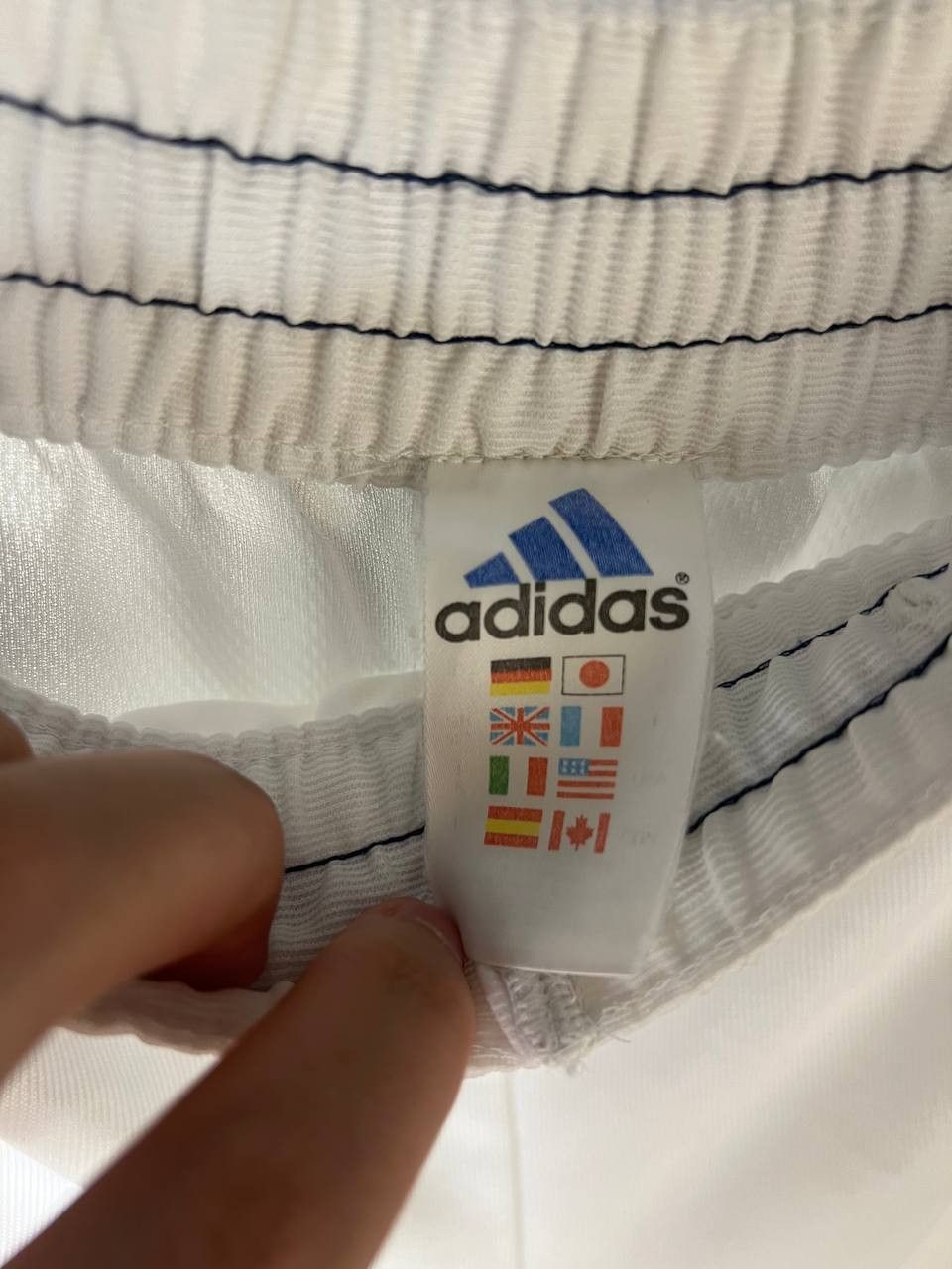 Adidas VINTAGE ADIDAS FC TOTTENHAM HOTSPUR ENGLAND SOCCER JERSEY Size US 31 - 4 Thumbnail