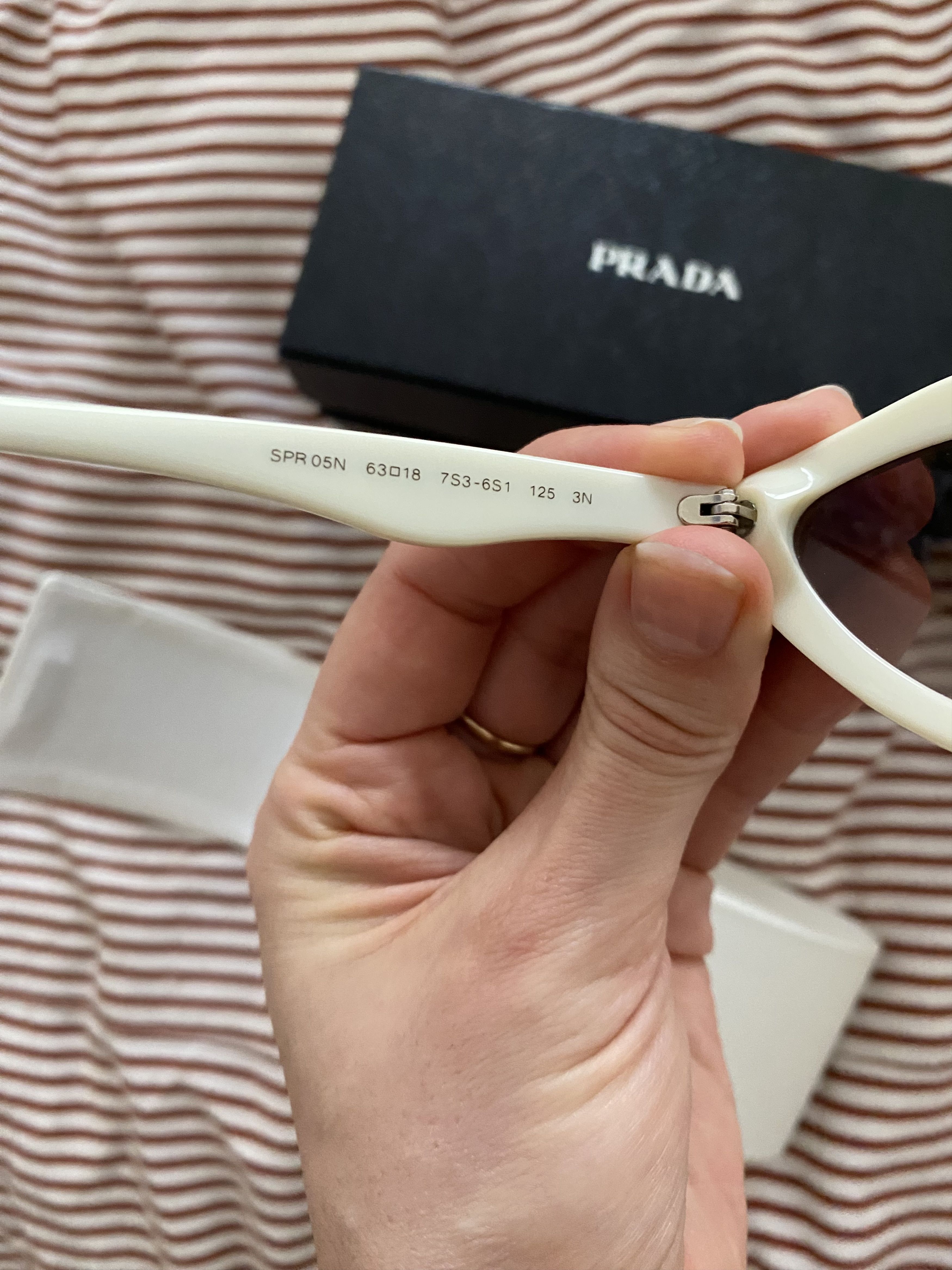 Prada Prada White Vintage Y2K Sunglasses Cat Eye / Bug Eye Shape Size ONE SIZE - 8 Thumbnail