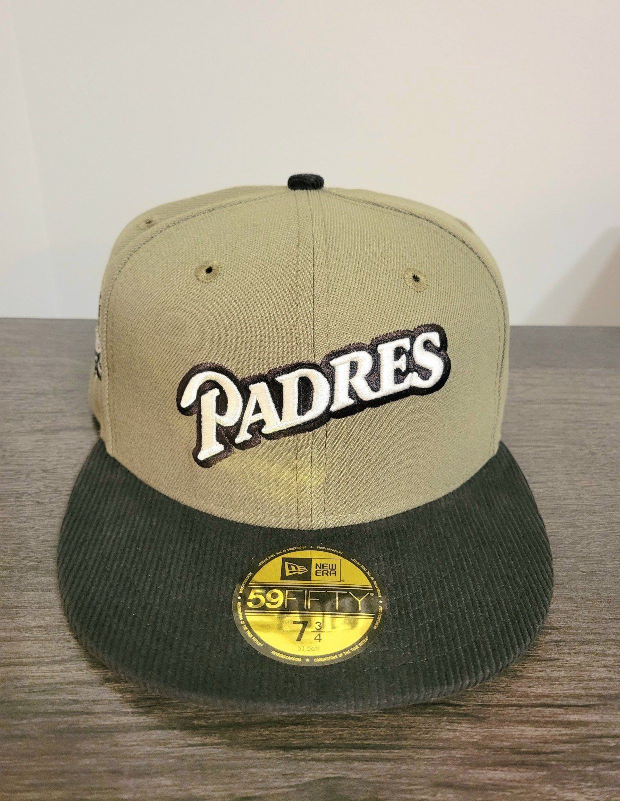 New Era *Firm* 7 3/4 San Diego Padres Corduroy Brim Fitted Hat Size ONE SIZE - 1 Thumbnail