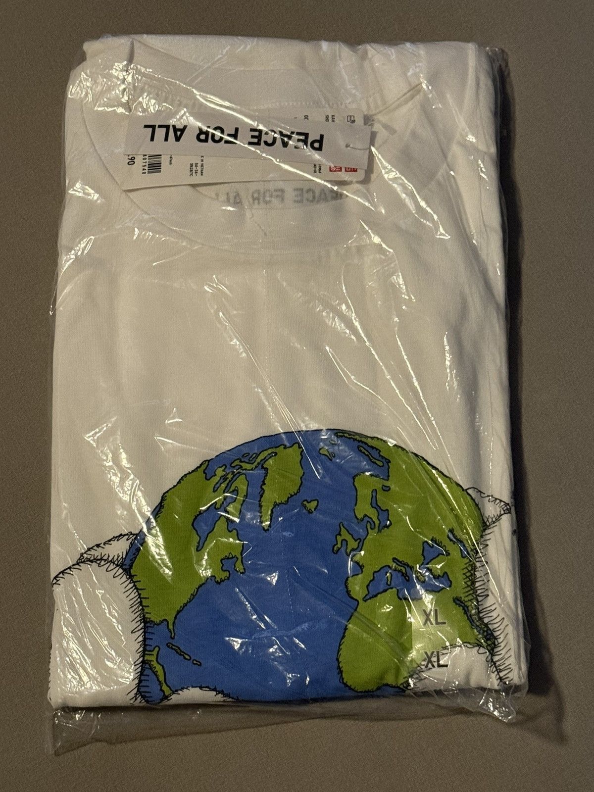 Kaws × Uniqlo Uniqlo x KAWS Peace For All Tee T-Shirt FW23 Sealed New DS Size US XL / EU 56 / 4 - 2 Thumbnail