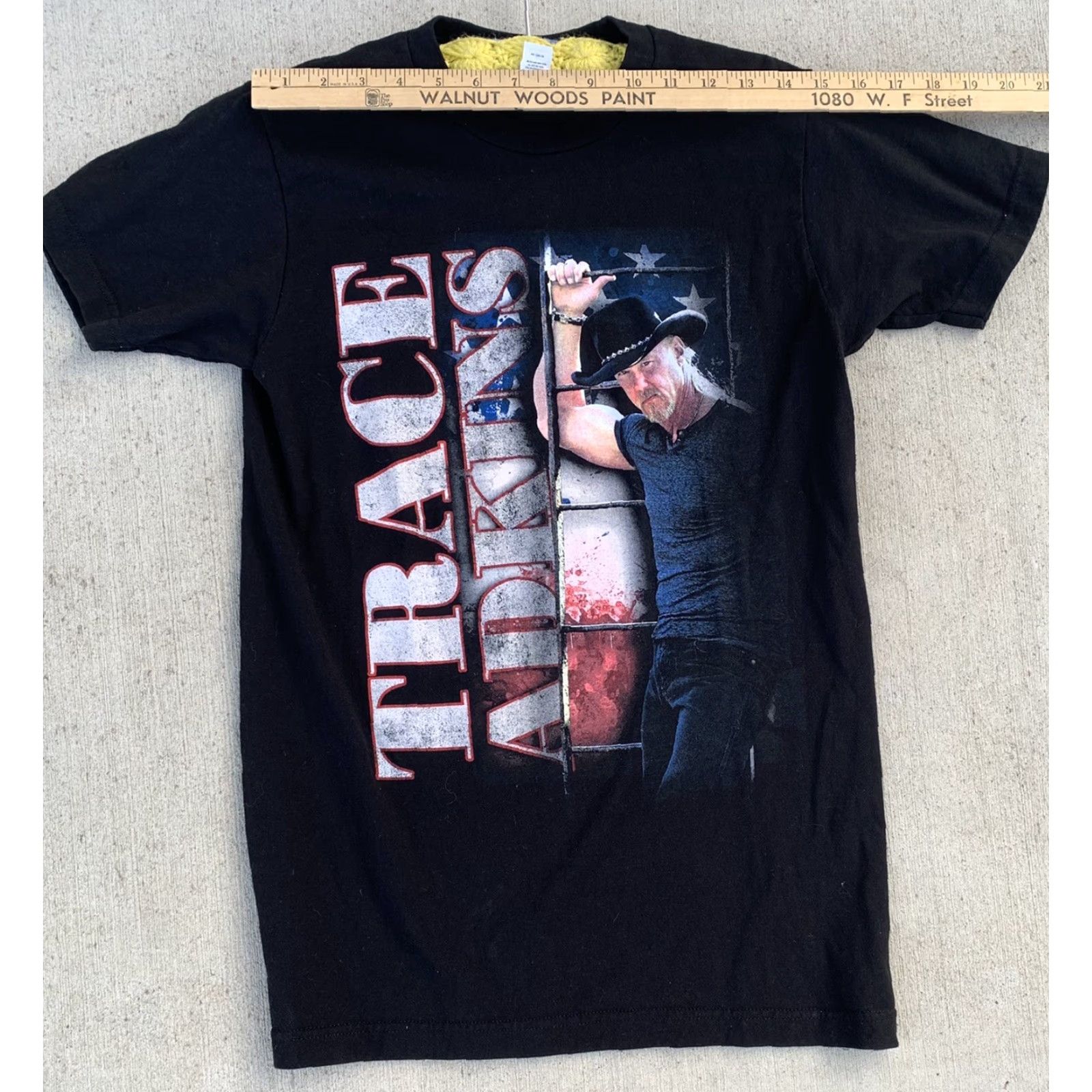 Tultex VINTAGE Trace Adkins T-Shirt Concert Tee Bamd Tour size S Black Unisex Adults Short Sleeve Solid Graphic Print Band Music Shirts Mens/Womens Size US S / EU 44-46 / 1 - 4 Thumbnail