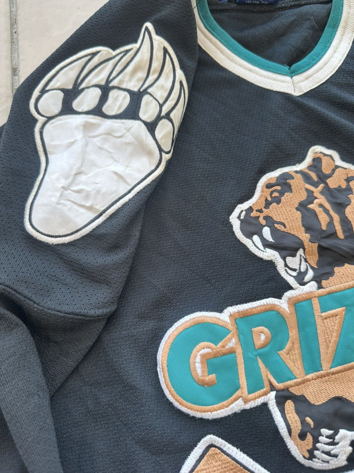 Starter Vintage UTAH Grizzlies hockey ice league jersey Size US L / EU 52-54 / 3 - 5 Thumbnail