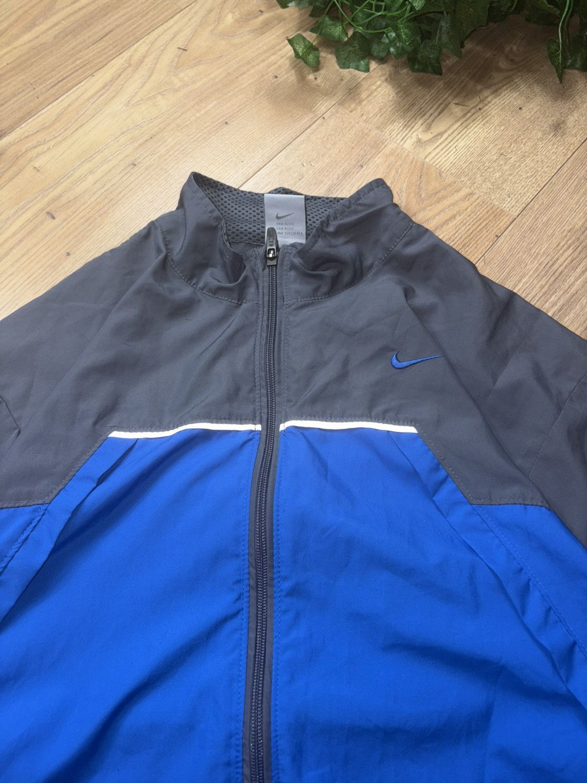 Nike 90s Vintage Nike Swoosh Logo Light Jacket Y2K Rare Size US L / EU 52-54 / 3 - 6 Thumbnail