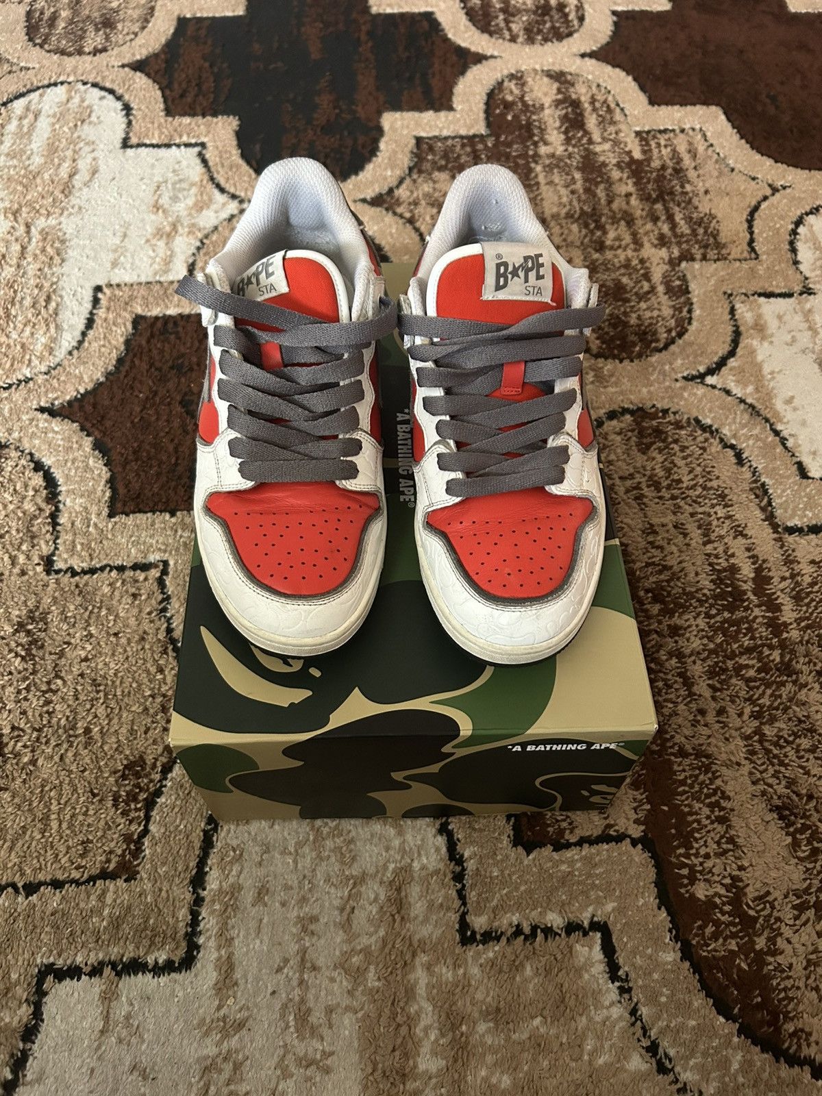 Bape White and red bapesta sneakers Size US 9 / EU 42 - 2 Thumbnail