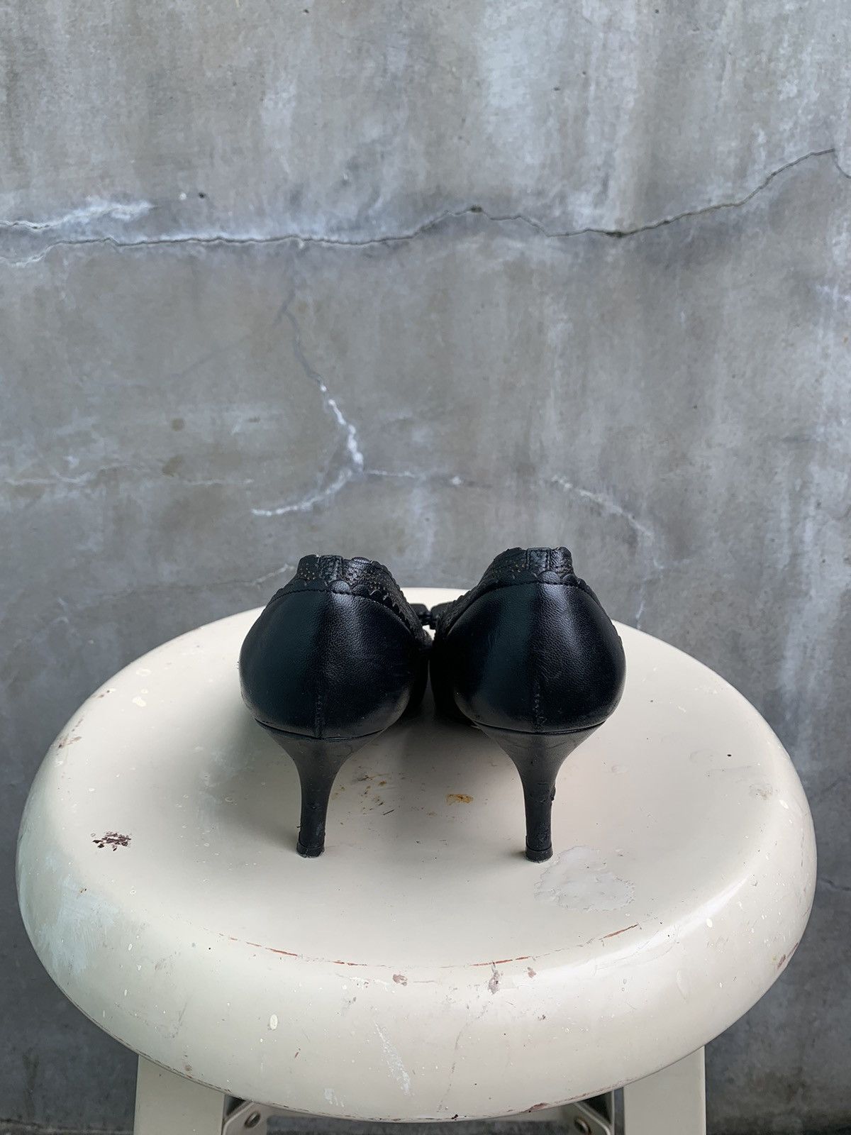 Salvatore Ferragamo Perforated Leather Vara Lace Bow Pumps Size US 6.5 / IT 36.5 - 4 Thumbnail