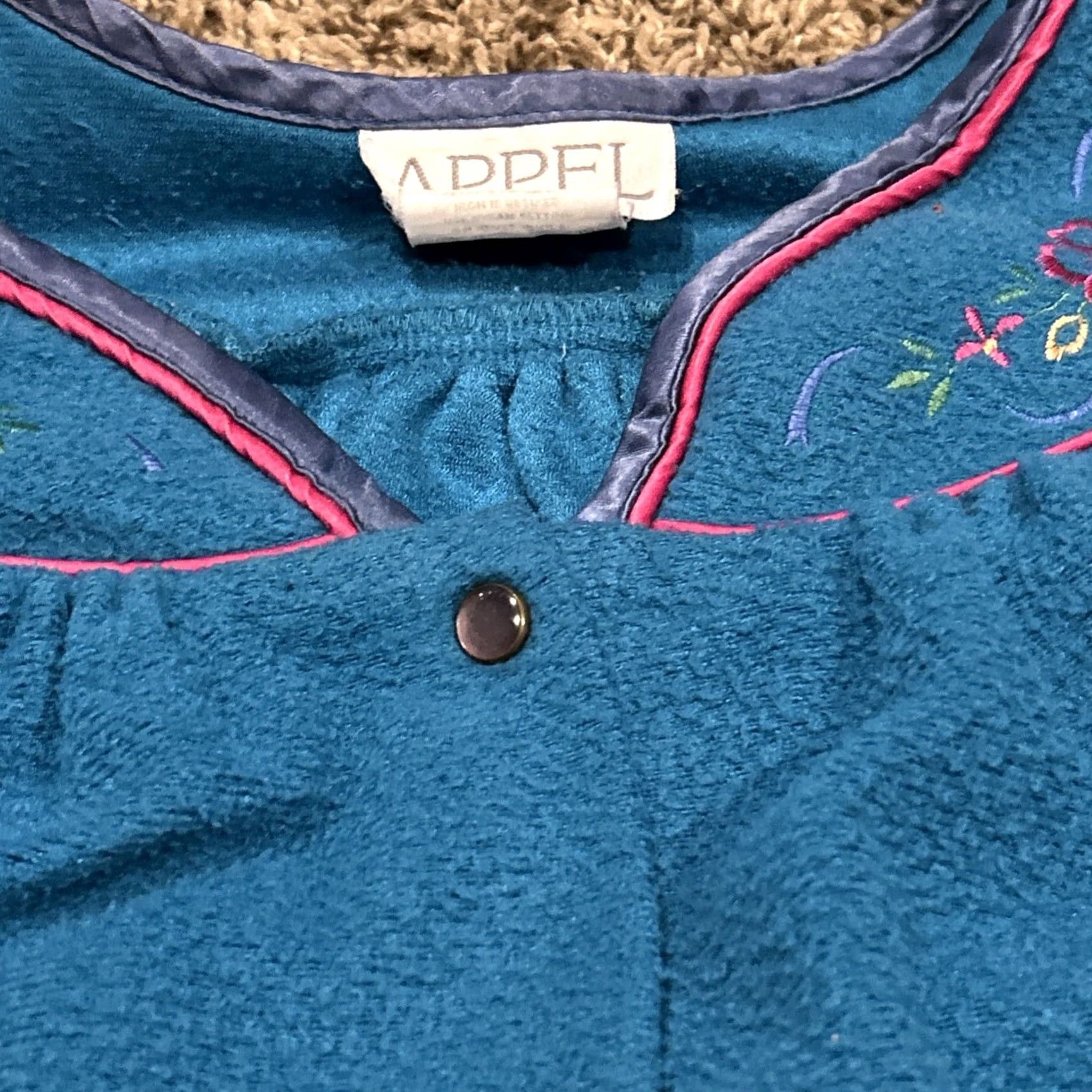 Altea VINTAGE Appel Maxi Robe House Coat Women's Teal Pockets Fleece Retro 3X Robe Women Teal Polyester Satin Trim Quilted Yoke 3X Size ONE SIZE - 4 Thumbnail