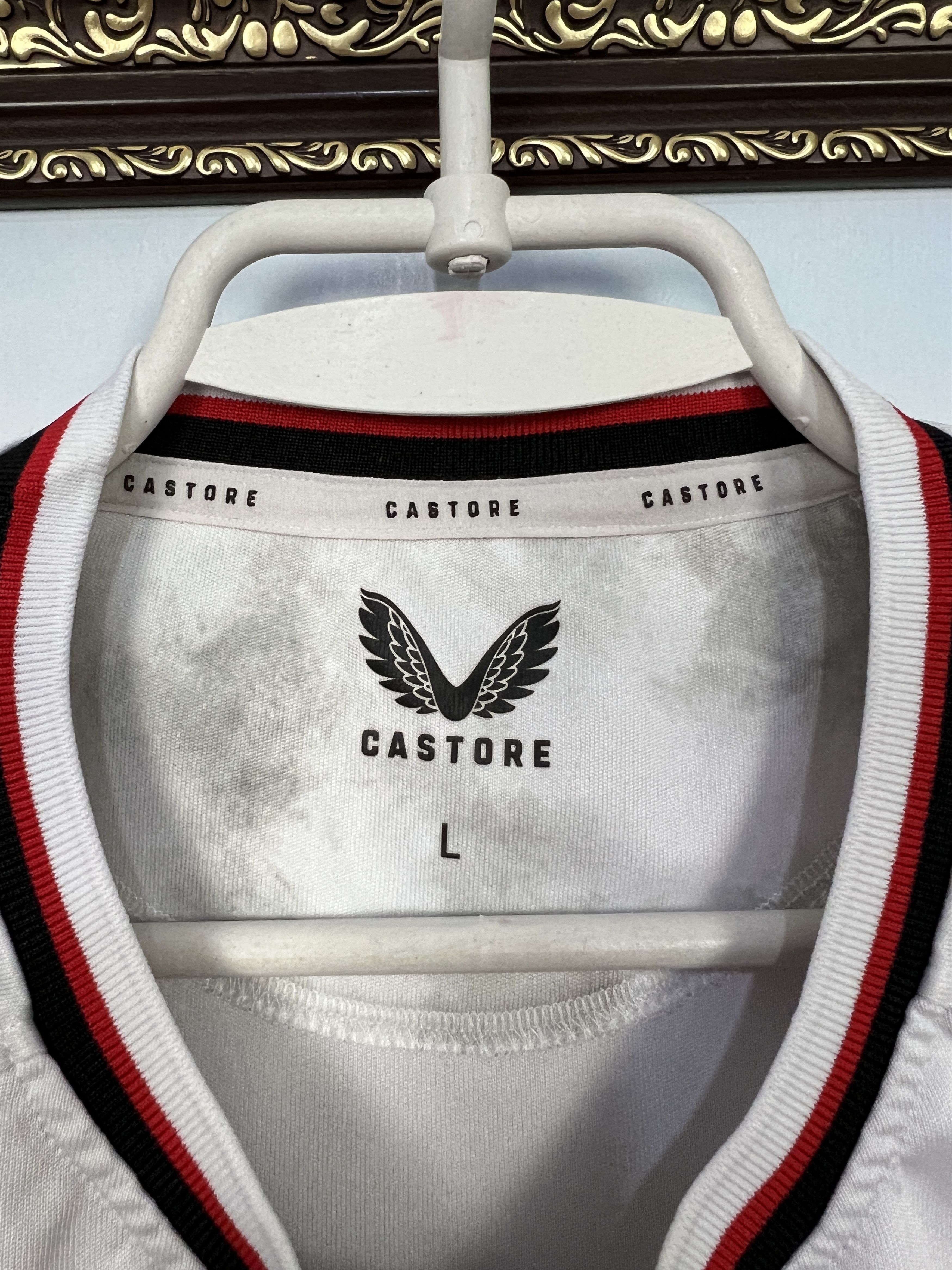 Castore MK Dons Castore 2022 Home Football Shirt Soccer Jersey Mens Size US L / EU 52-54 / 3 - 7 Thumbnail