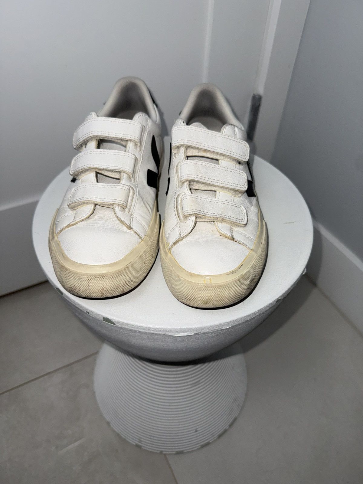 Veja Veja Women’s Recife Logo Sneaker/Size 7 Size US 7 / IT 37 - 2 Thumbnail