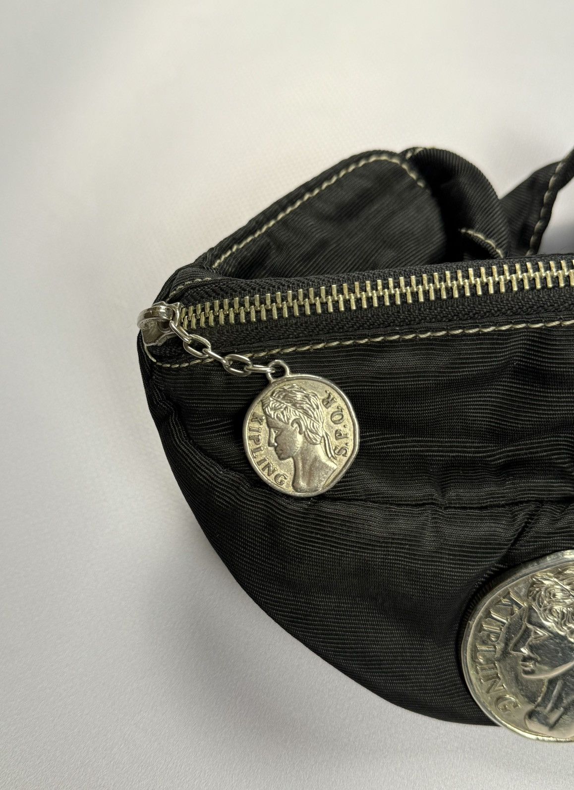 Vintage Vintage Kipling Metal Logo Waist Bag Size ONE SIZE - 3 Thumbnail