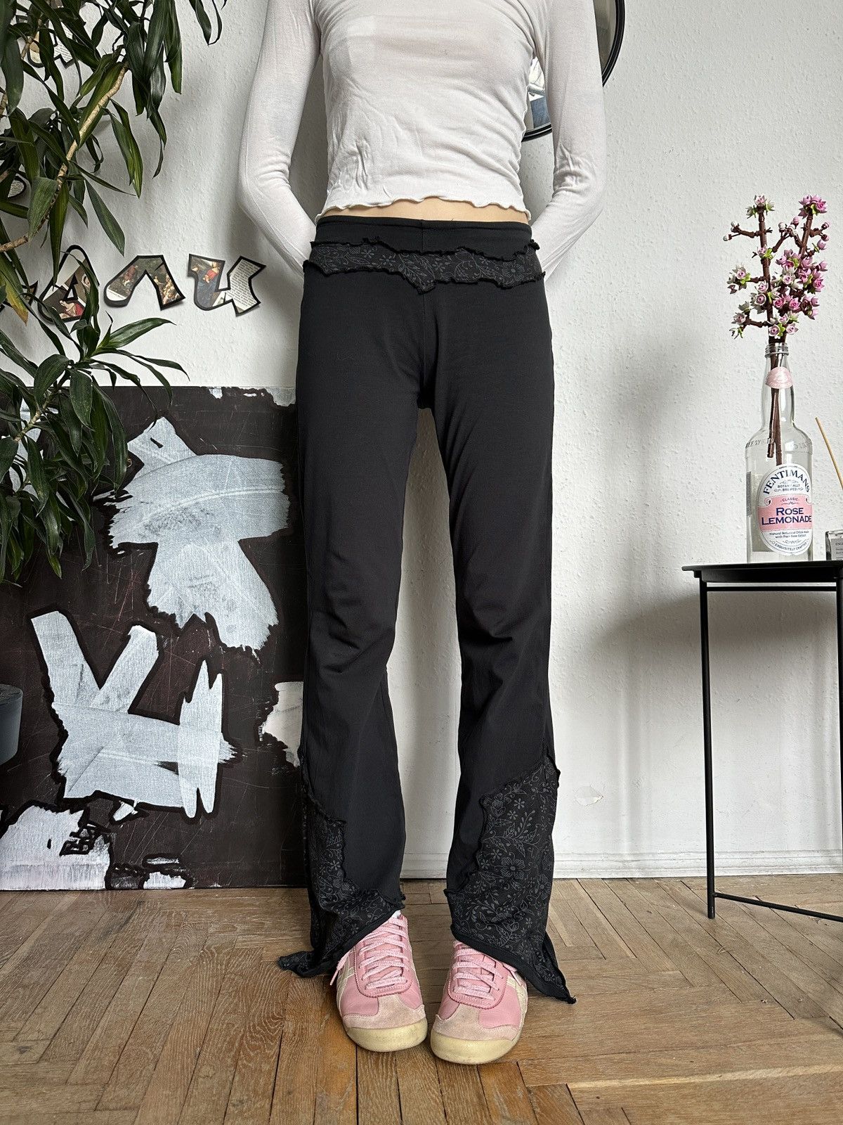 Vintage Vintage Low Waisted Stretchy Asymmetrical Yoga Pants Size 34" / US 12 / IT 48 - 5 Thumbnail