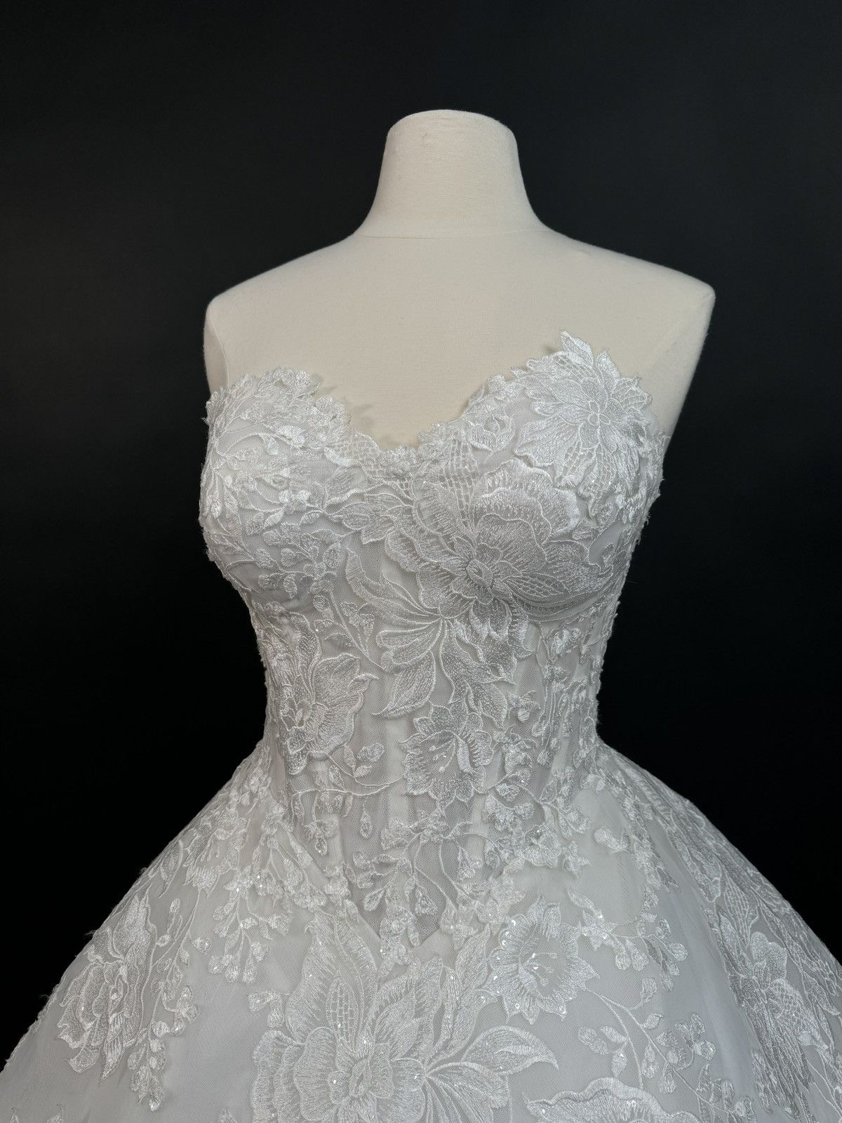 Other US 14-16 Embroidery appliqués Lace Anna Augusta Bridal Dress Size XXL / US 16-18 / IT 52-54 - 3 Thumbnail