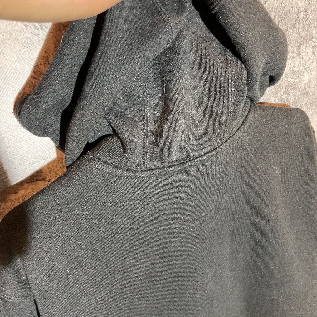 Carhartt Vintage Carhartt Faded Hoodie Small Black Camo Logo Y2K Rare Size US S / EU 44-46 / 1 - 13 Thumbnail