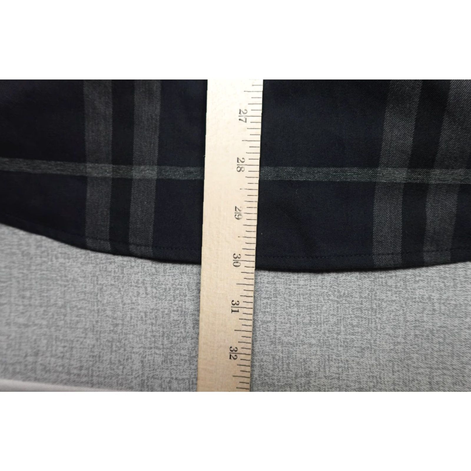 Mizzen+Main Mizzen+Main Button-Down Shirt Mens XL Gray Plaid Trim Fit Performance Stretch Shirt Size US XL / EU 56 / 4 - 7 Thumbnail