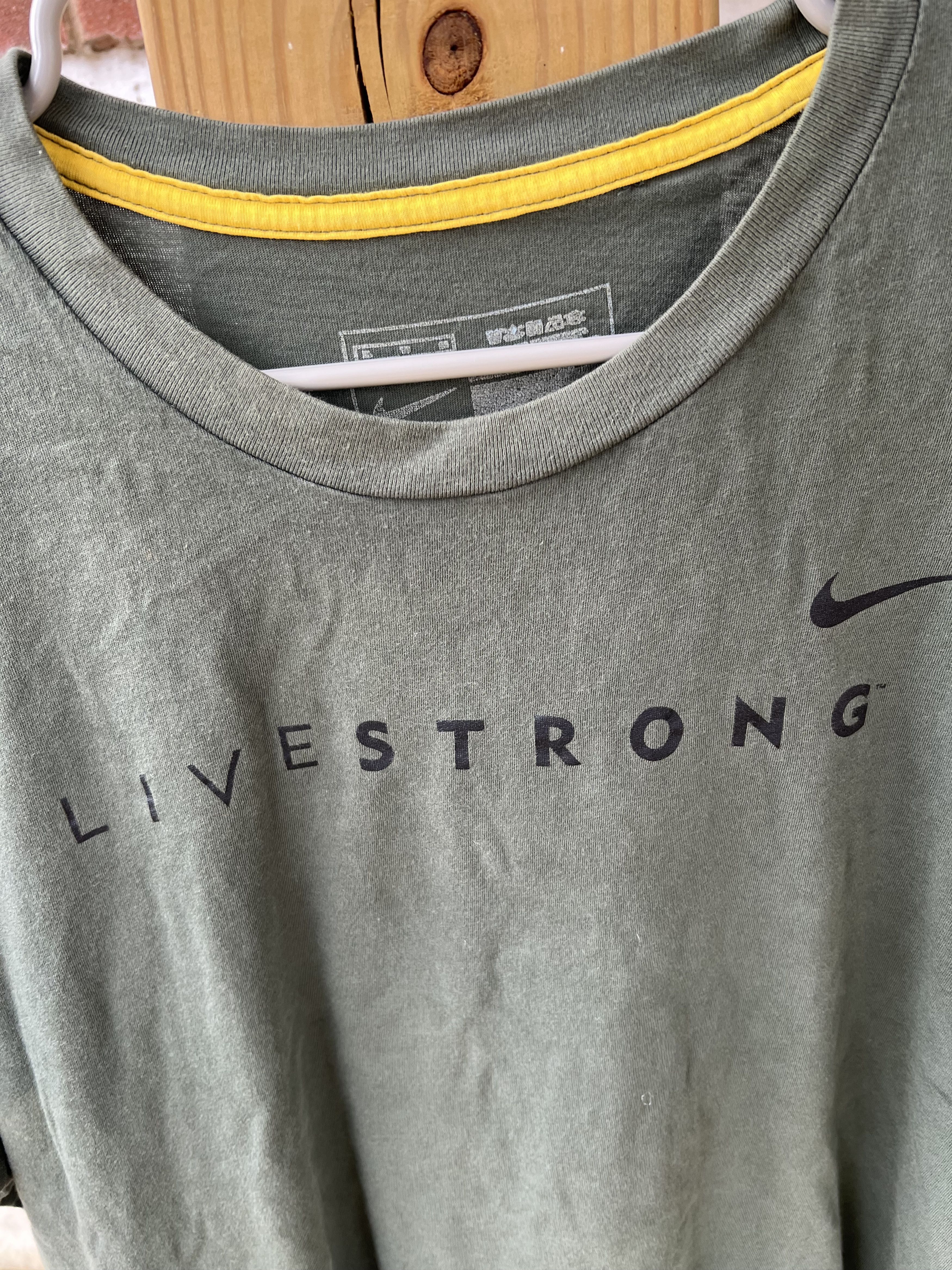 Nike Army Green Live Strong T-Shirt Size US XL / EU 56 / 4 - 2 Thumbnail