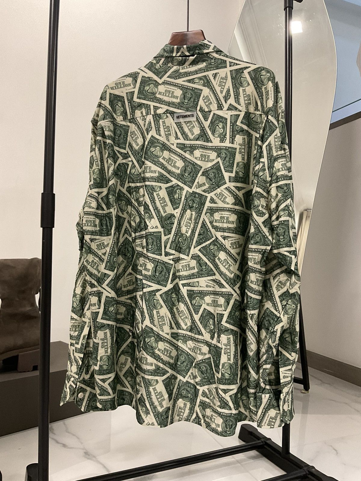 Vetements Vetements million dollars shirt Size US S / EU 44-46 / 1 - 3 Thumbnail
