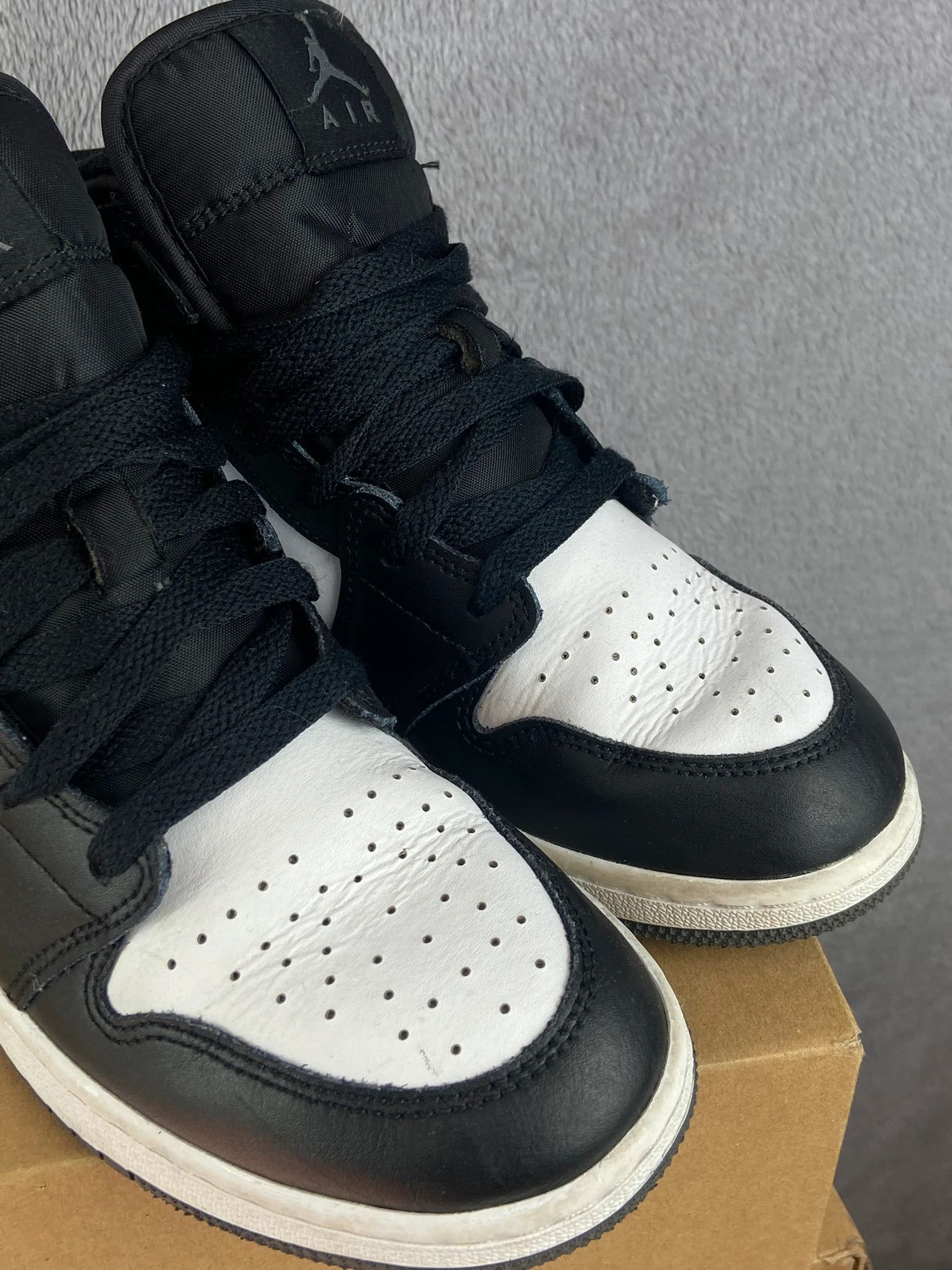 Jordan Brand Jordan sneakers white grey retro vintage streetwear classic Size US 7 / EU 40 - 7 Thumbnail