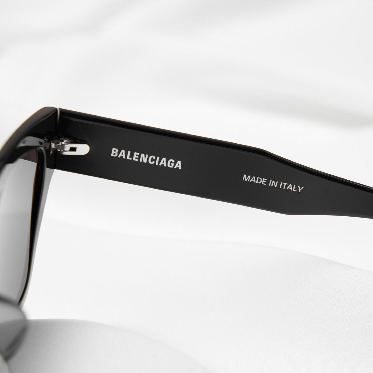 Balenciaga BALENCIAGA BB0307SA 001 SUNGLASSES Size ONE SIZE - 4 Thumbnail