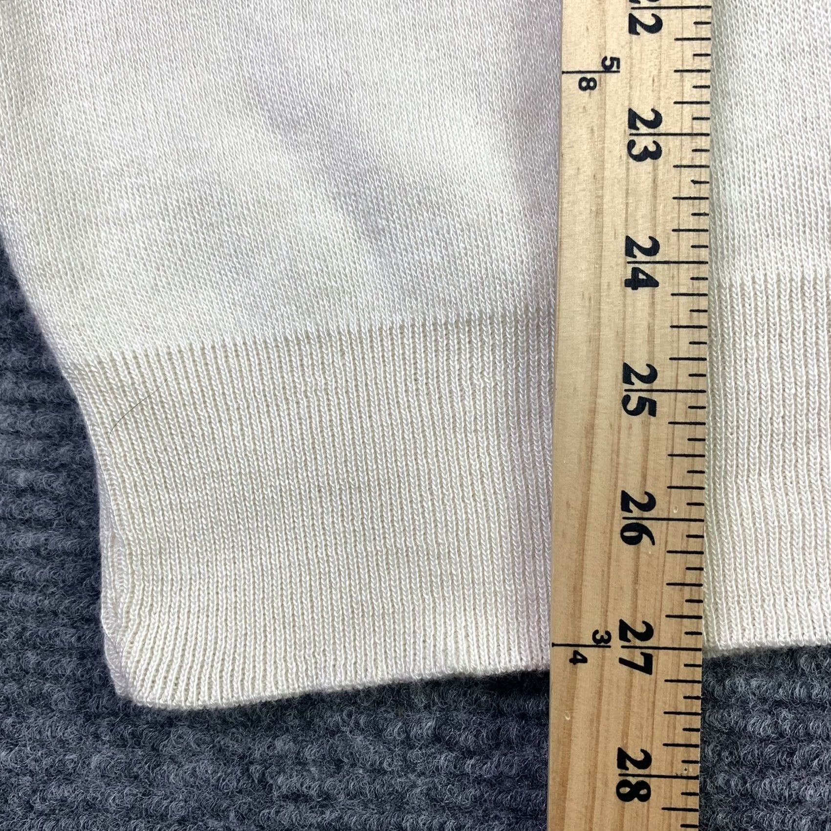Izod VINTAGE Izod Adult Medium V-Neck Golf Sweater Vest Embroidered Logo USA Made 90s Mens Size US M / EU 48-50 / 2 - 5 Thumbnail