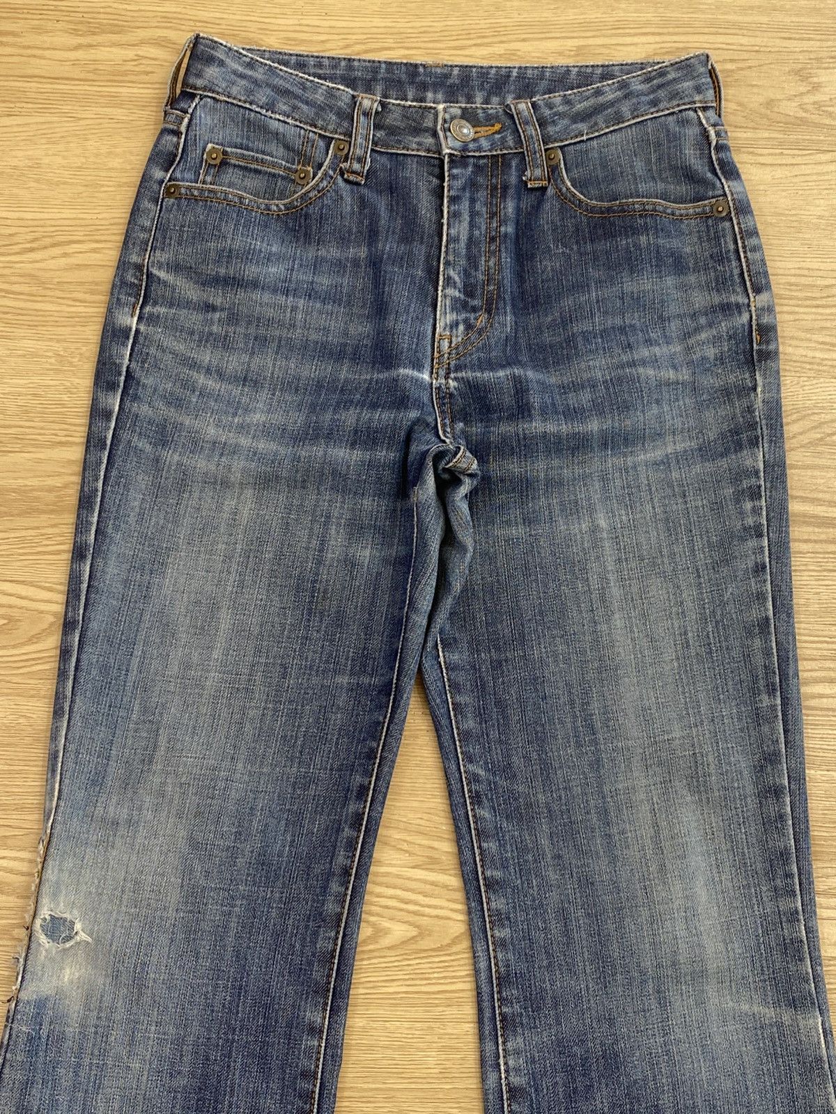 Uniqlo Uniqlo Japanese Brand Flare Blue Wash Style Jeans Size US 27 - 2 Thumbnail
