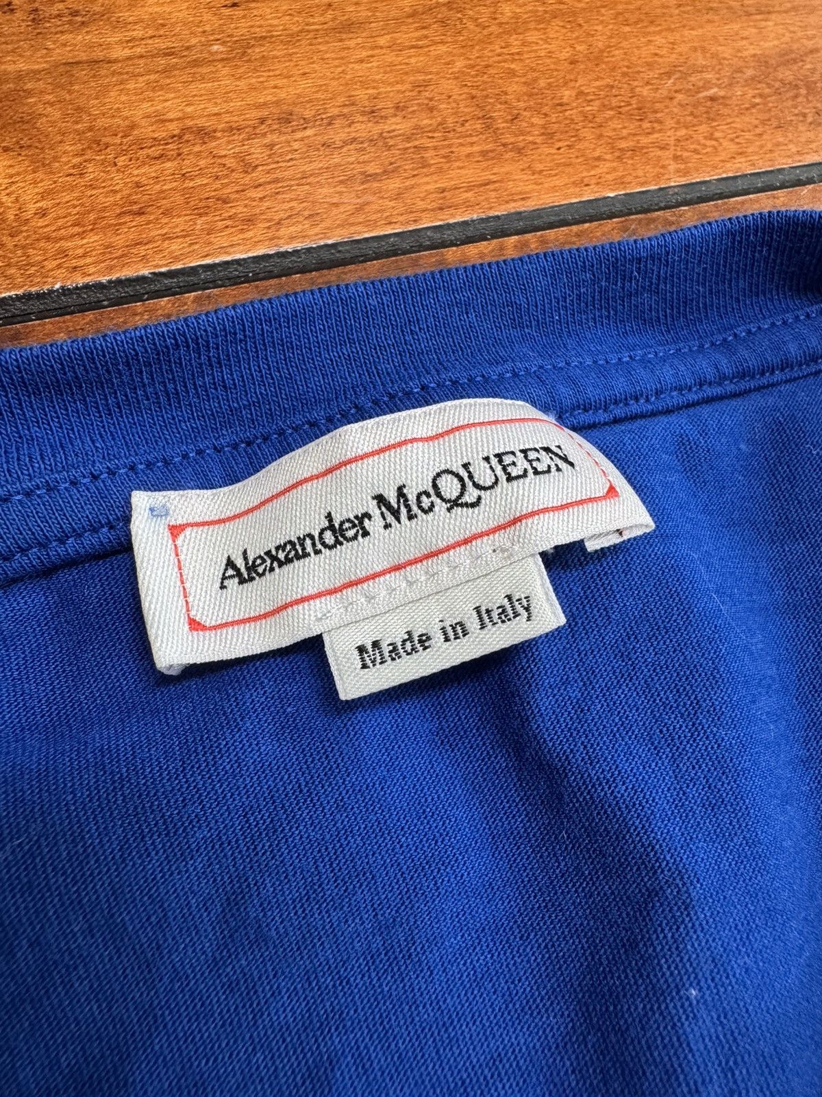 Alexander McQueen Alexander McQueen “McQUEEN” Embossed Tee Electric Blue M Size US M / EU 48-50 / 2 - 4 Thumbnail