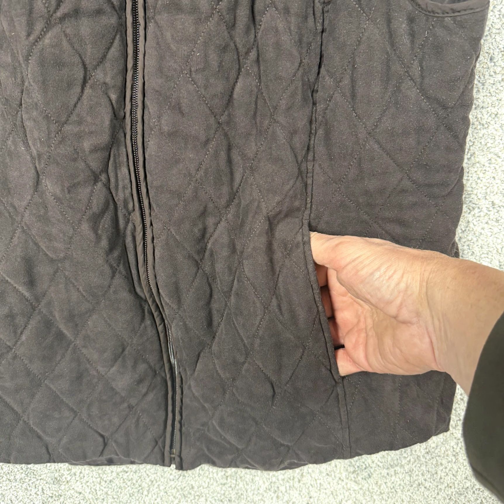 Croft & Barrow Croft & Barrow Vest Womens Large Brown Quilted Full Zip Warm Minimal Gorpcore Size L / US 10 / IT 46 - 4 Thumbnail