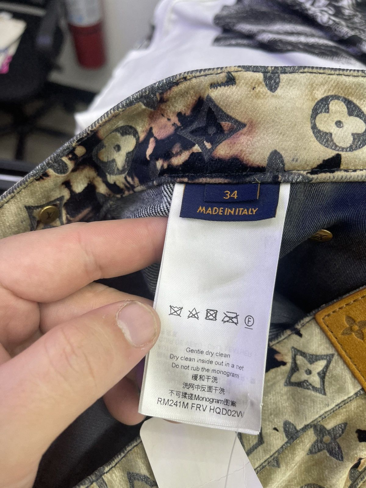 Louis Vuitton Louis Vuitton pants all over logo navy/ beige Size US 34 / EU 50 - 6 Thumbnail