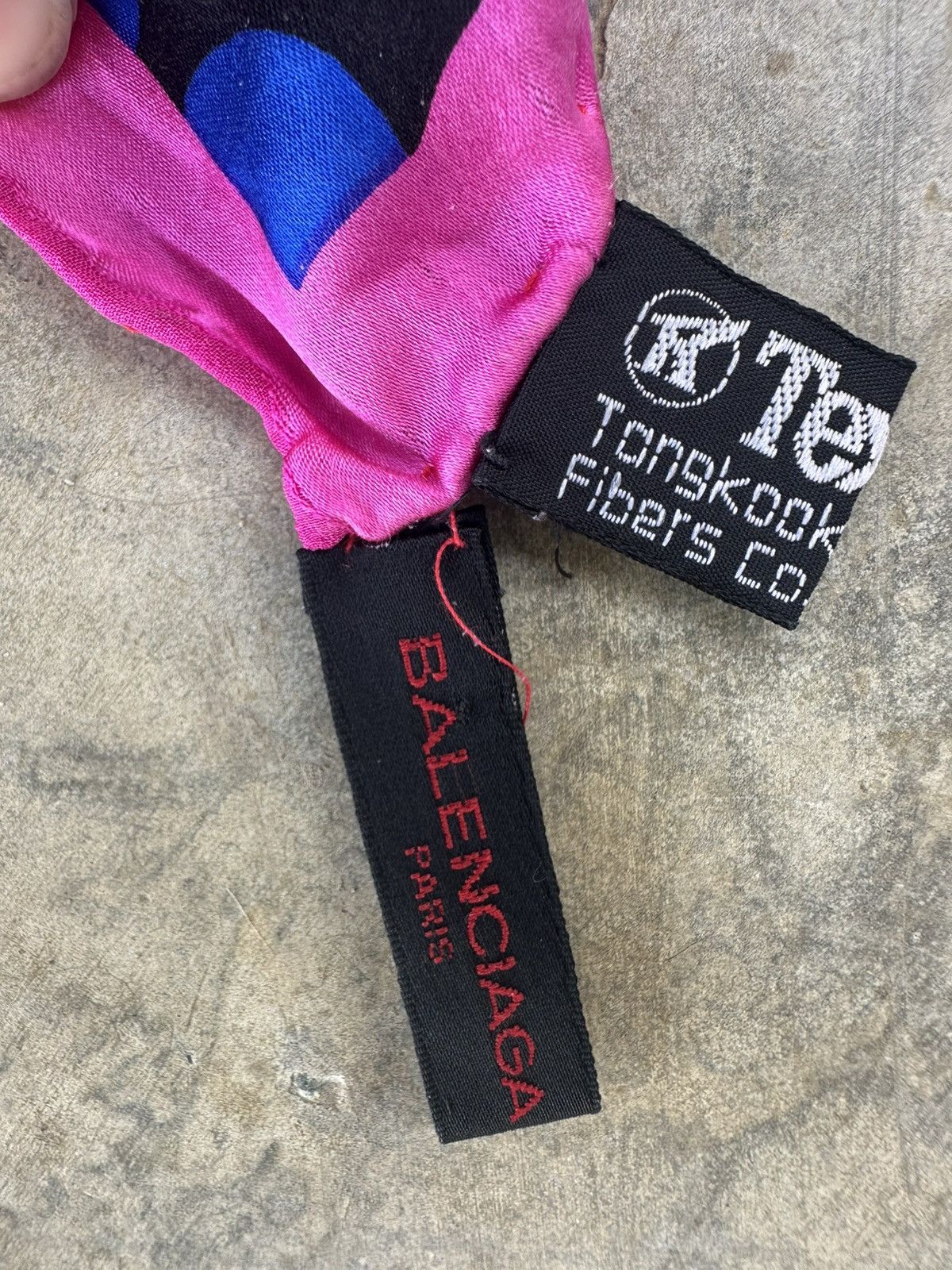 Balenciaga Balenciaga - Vintage Abstract Silk Scarves Size ONE SIZE - 9 Thumbnail