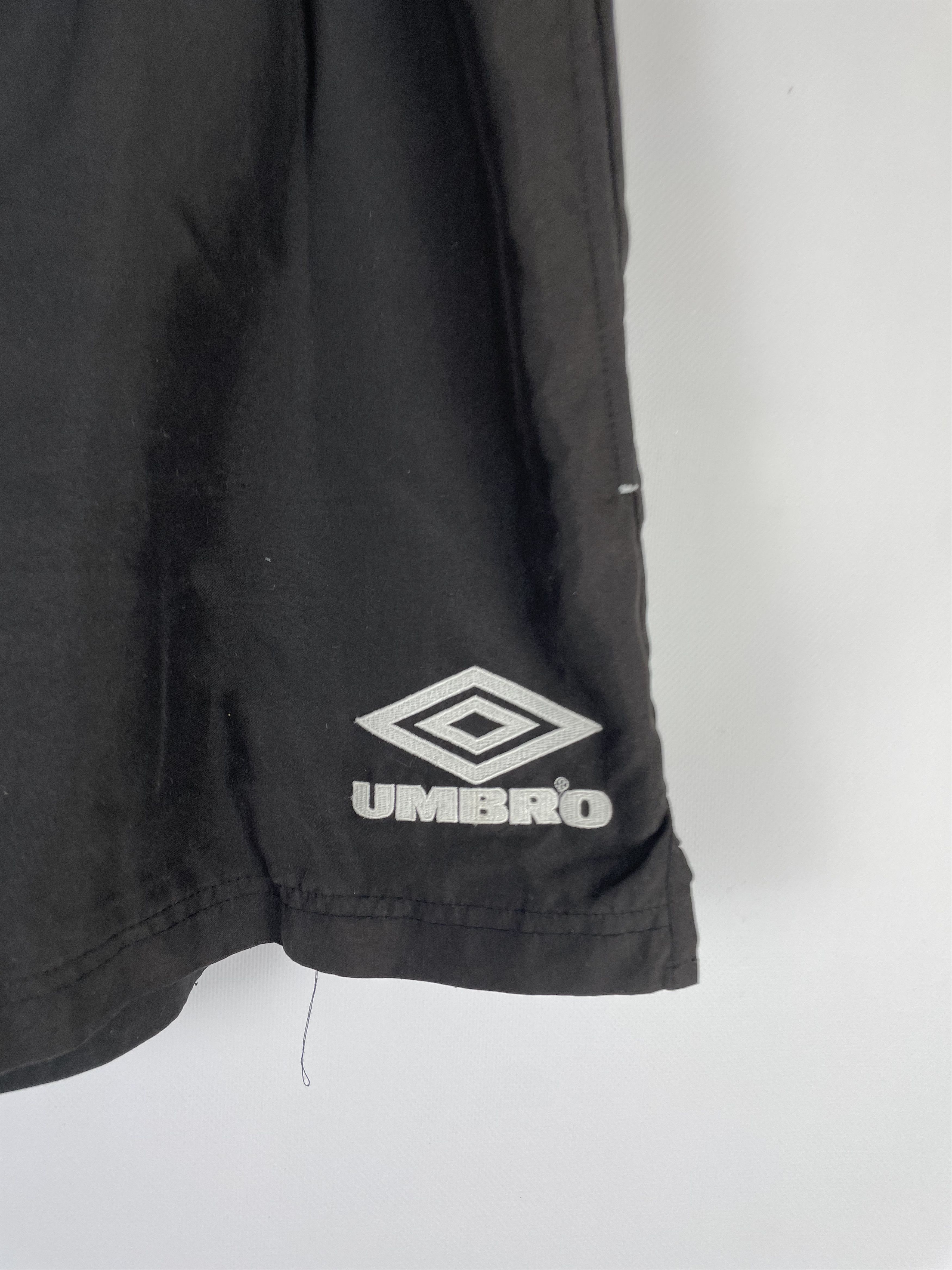 Umbro Vintage Umbro Shorts Y2k Size US 36 / EU 52 - 4 Thumbnail
