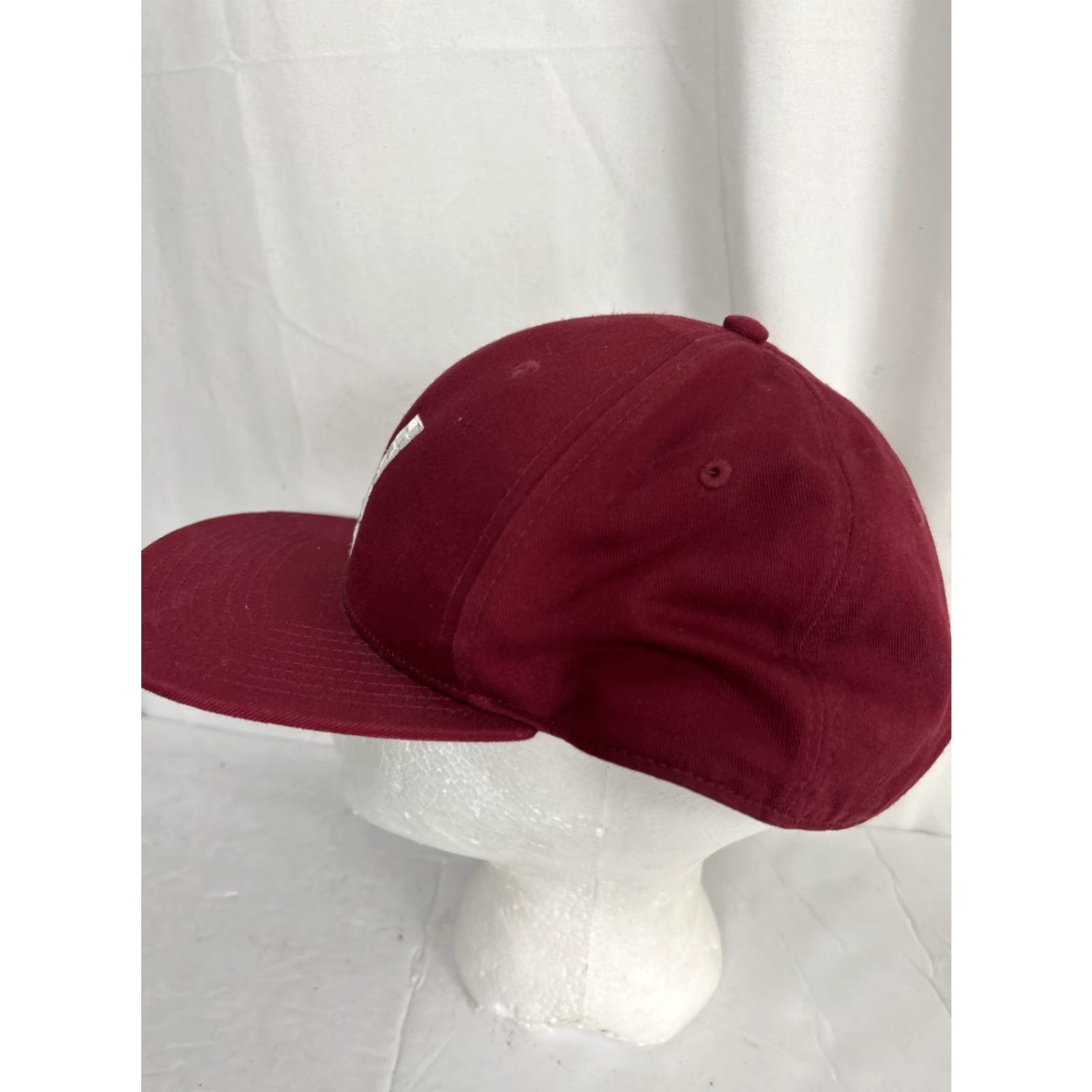 Vans Vans Snap Back Hat Maroon Adjustable V Embroidered Men One Size Red Navy Blue Snapback Size ONE SIZE - 5 Thumbnail