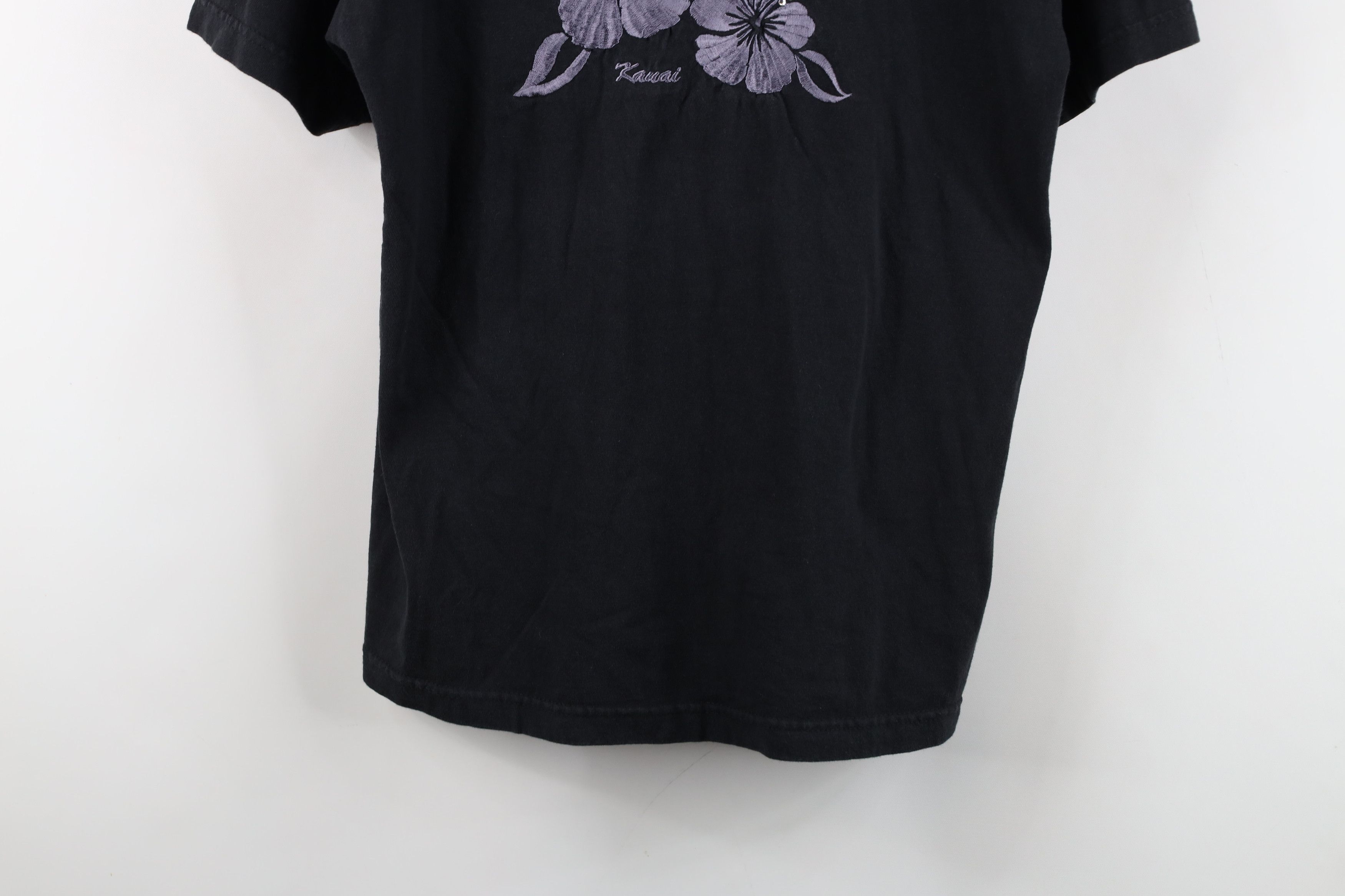 Vintage Vintage 90s Streetwear Spell Out Kauai Hawaii Flower T-Shirt Size L / US 10 / IT 46 - 3 Thumbnail