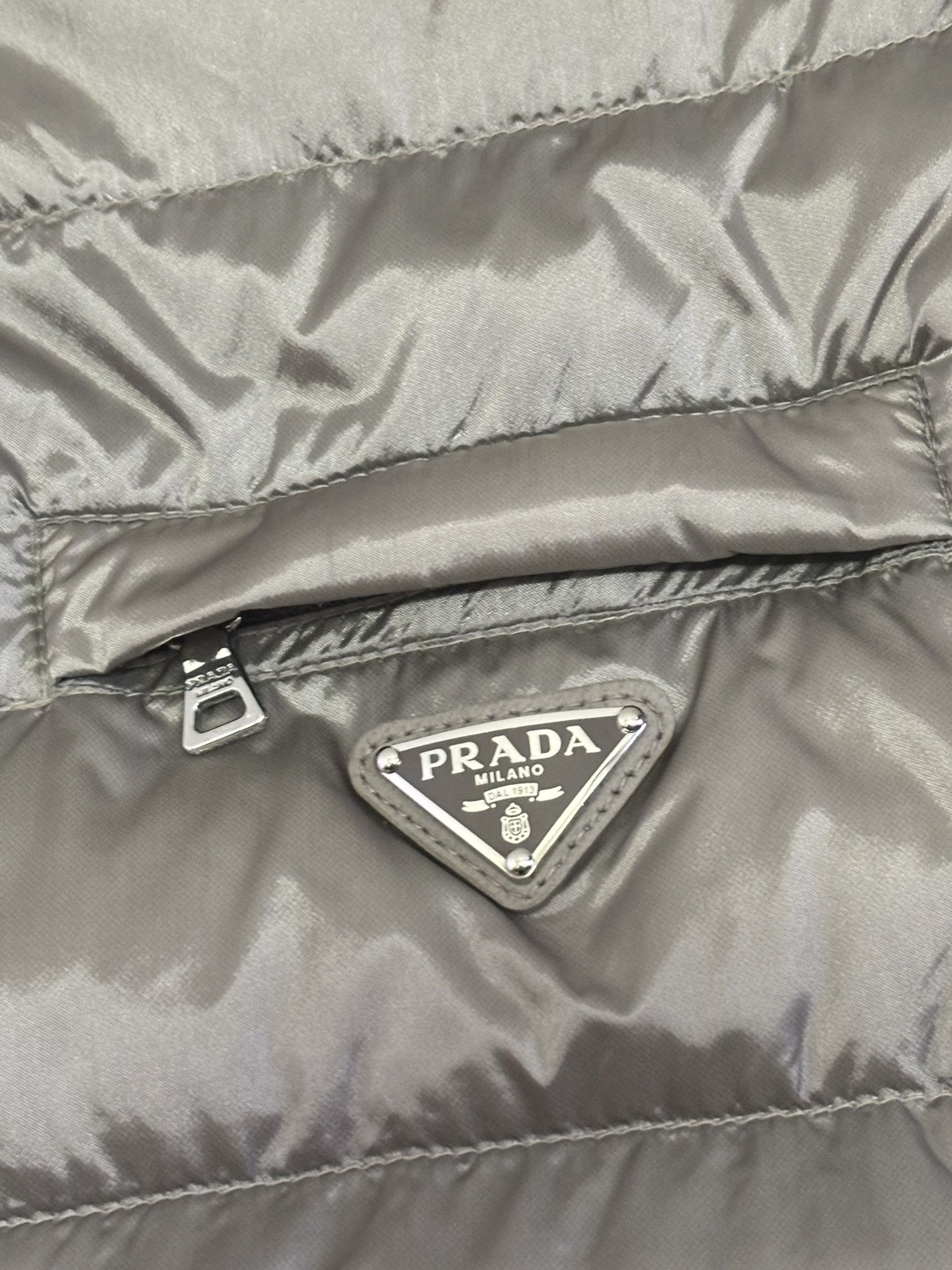 Prada Prada vest size 42 Size M / US 6-8 / IT 42-44 - 6 Thumbnail