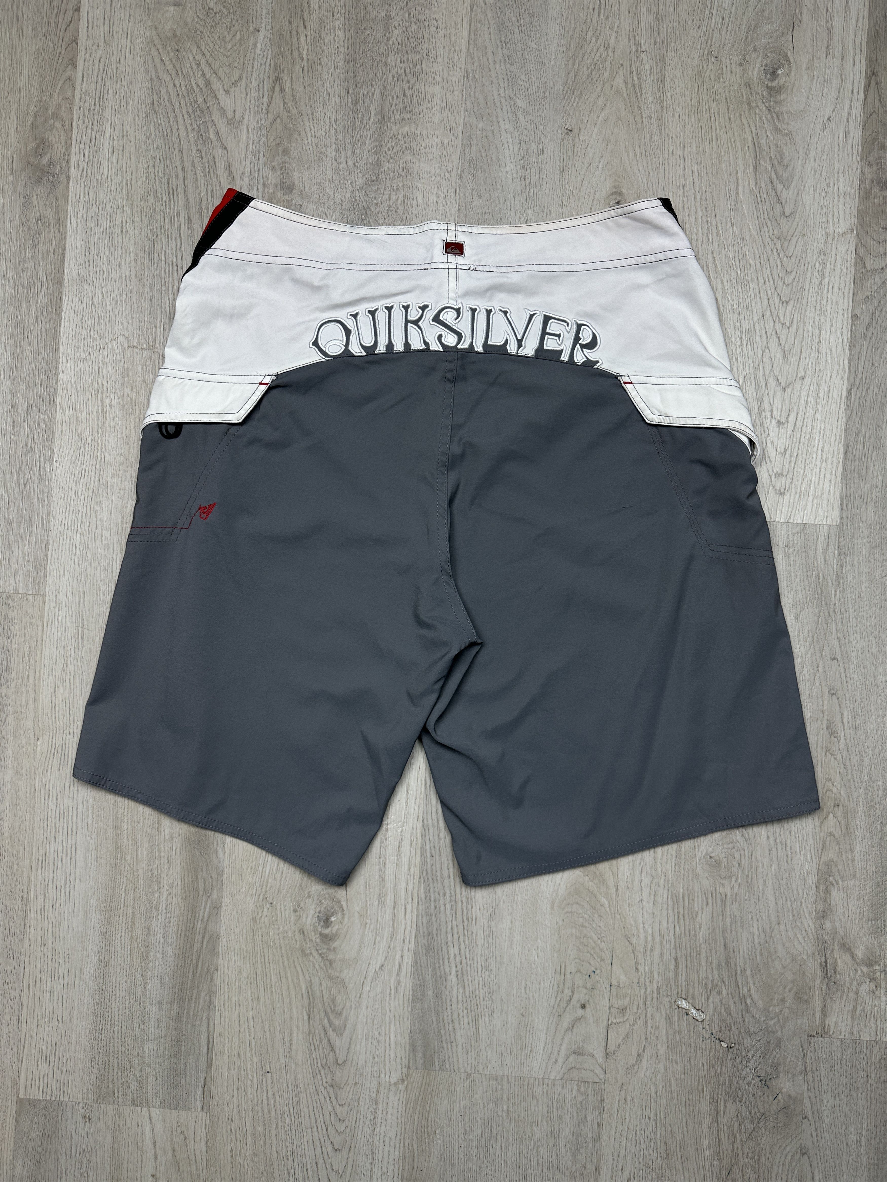 Quiksilver Quicksilver Vintage Mens Nylon Swimming Shorts Surf style Size US 33 - 1 Thumbnail