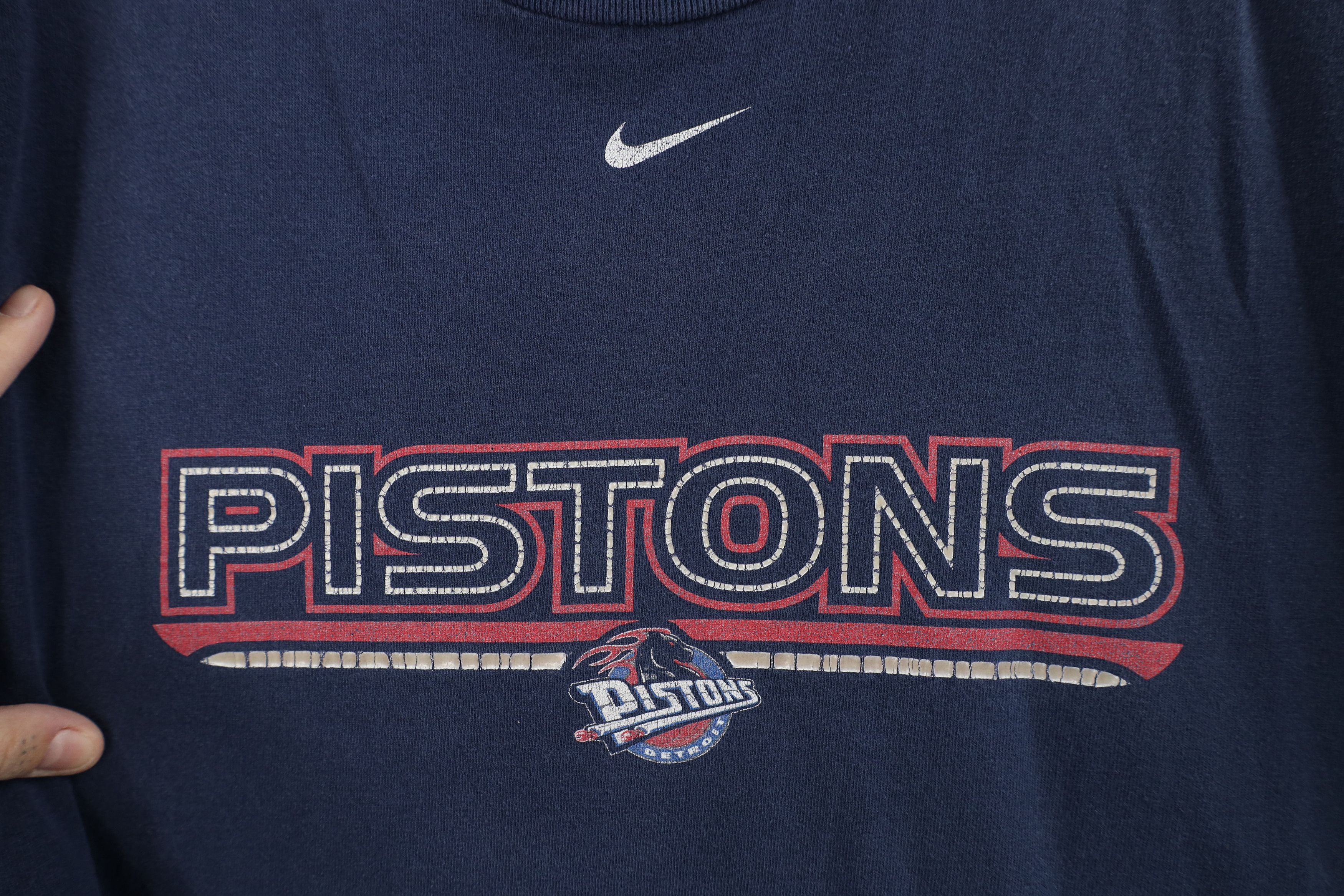 Nike Vintage Nike Swoosh Detroit Pistons Long Sleeve T-Shirt Size US XXL / EU 58 / 5 - 4 Thumbnail