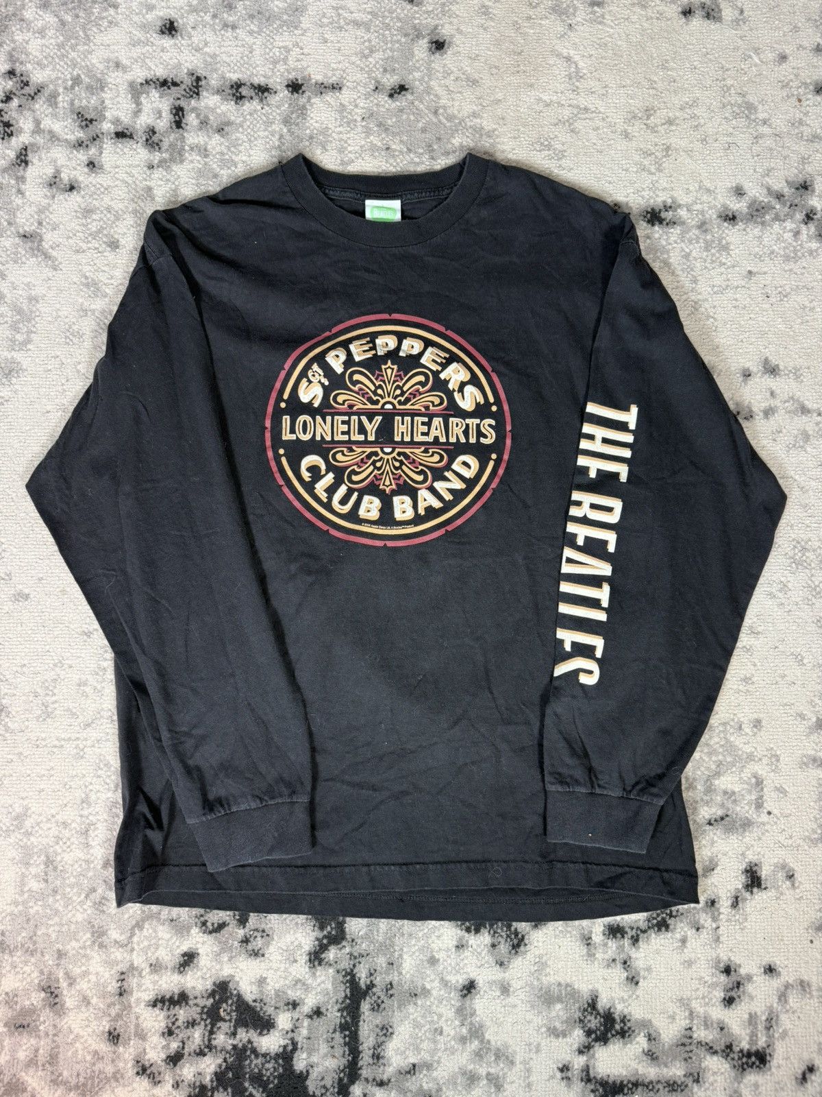 Apple 2005 The Beatles Sgt Peppers Lonely Hearts Club LS Shirt Size US XL / EU 56 / 4 - 1 Thumbnail
