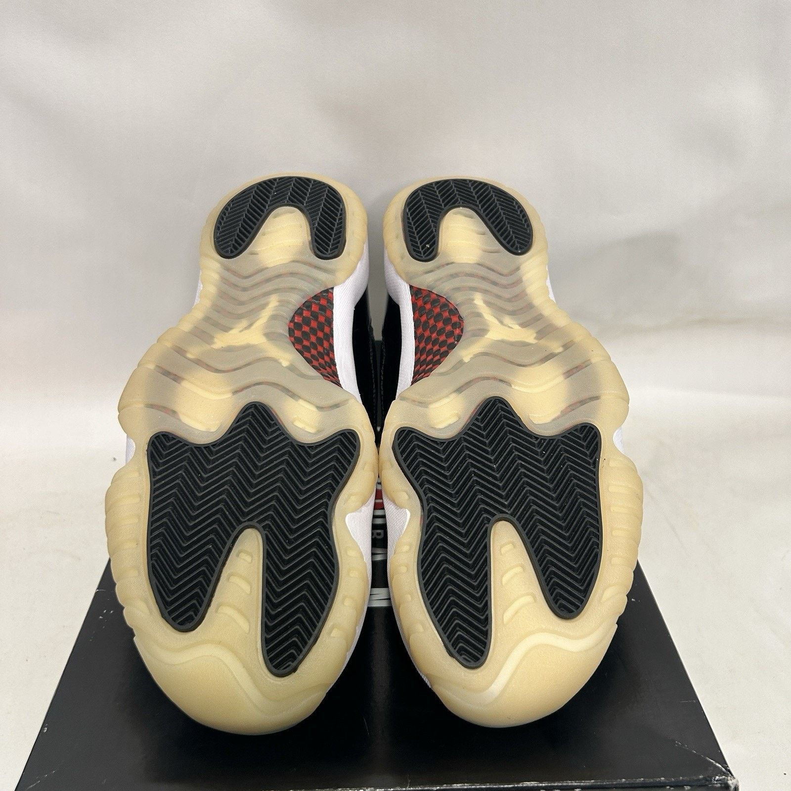 Jordan Brand Nike Air Jordan 11 Retro Low OG “72-10” Size US 11 / EU 44 - 6 Thumbnail