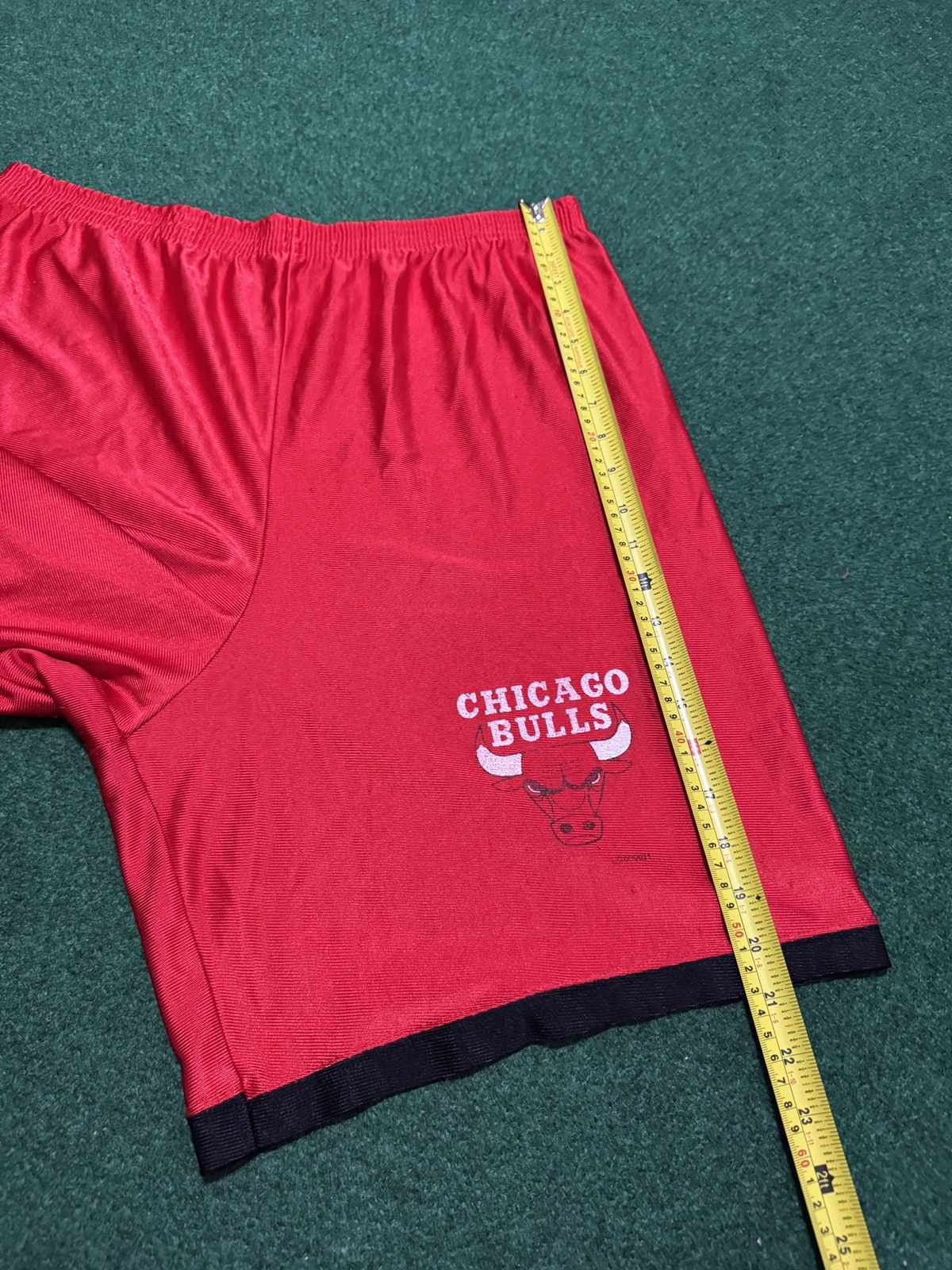 Logo 7 Chicago Bulls 90s Logo 7 Gym Basketball Shorts 33 Red NBA Size US 33 - 8 Thumbnail