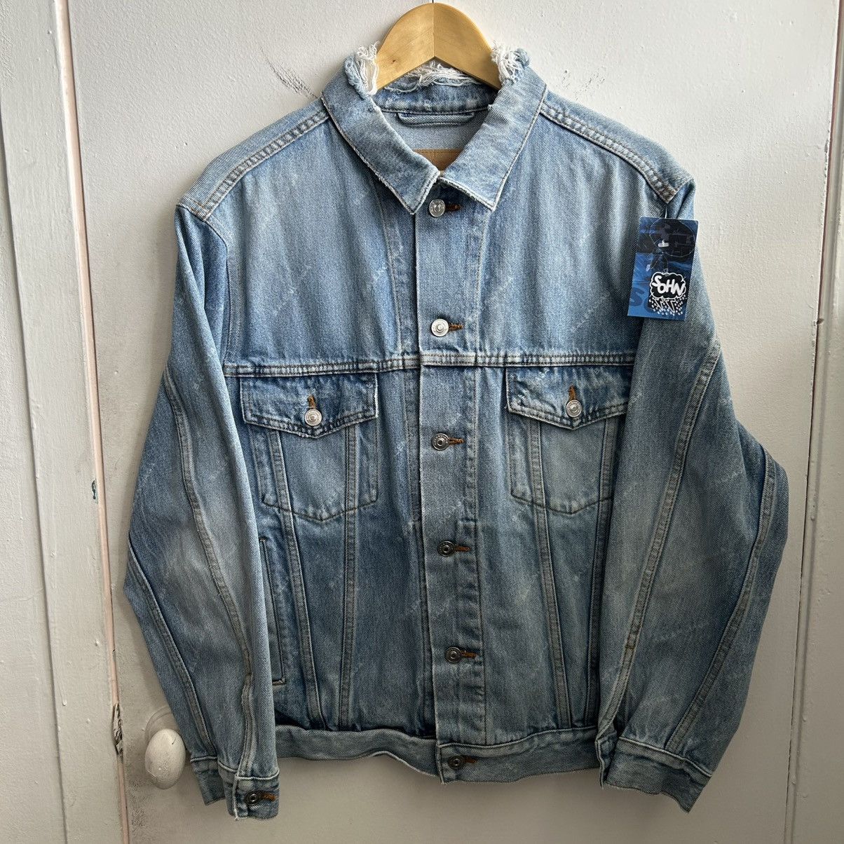 Balenciaga All over Print Distressed Denim Jacket SZ 36 EU Size US L / EU 52-54 / 3 - 1 Thumbnail
