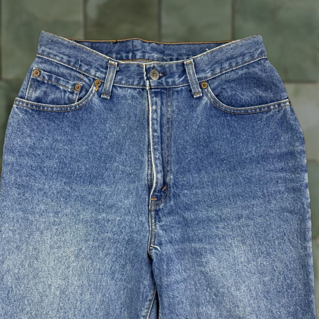 Levi's VINTAGE Levi's 505 Jeans Women's 14 High Waisted Hipster Denim 90s Blue **Levi's** 505 Jeans Womens 14 High Waisted Hipster Denim 90s Size 36" / US 14 / IT 50 - 1 Thumbnail