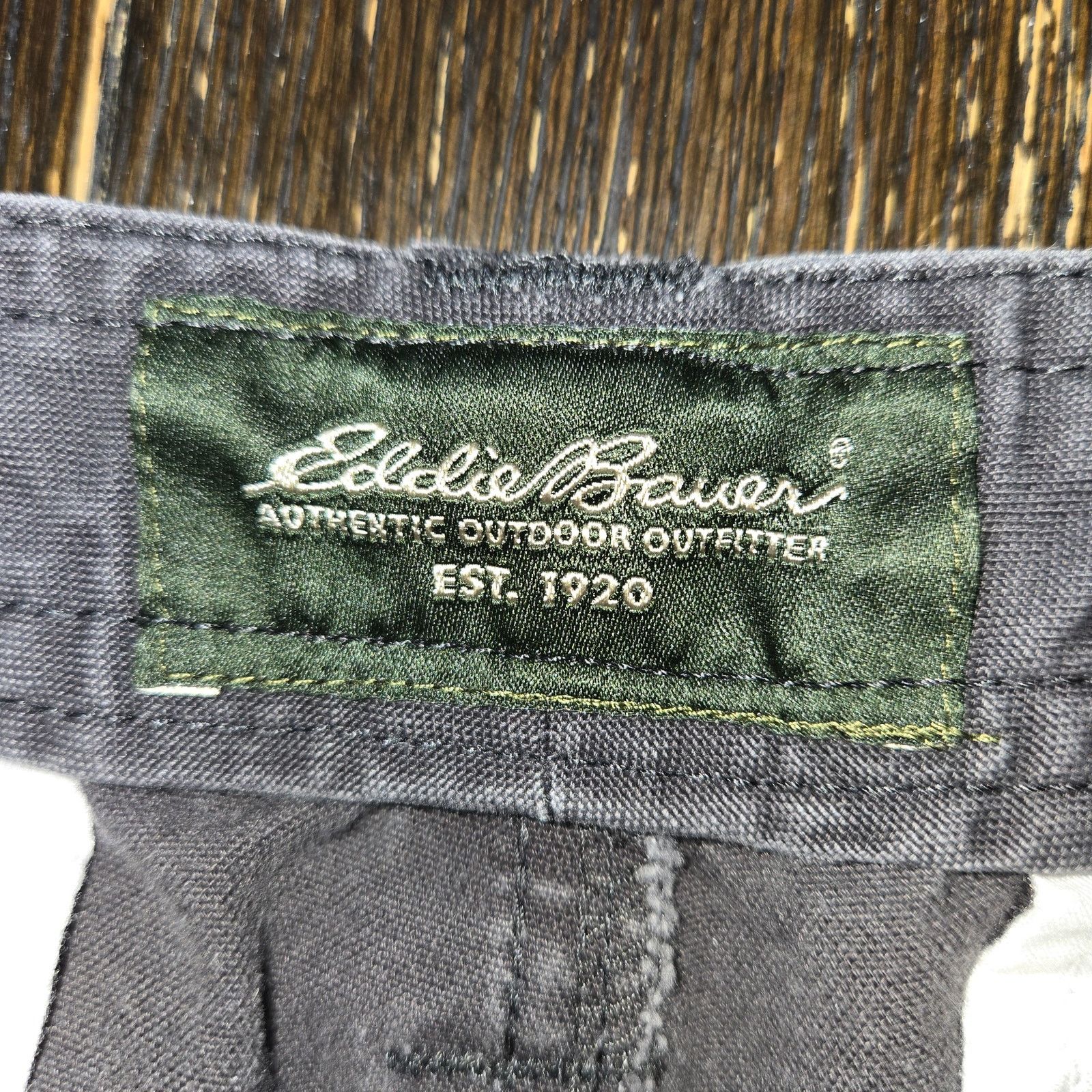 Eddie Bauer Eddie Bauer Size 34 Classic Vintage Cargo Shorts Size US 34 / EU 50 - 2 Thumbnail