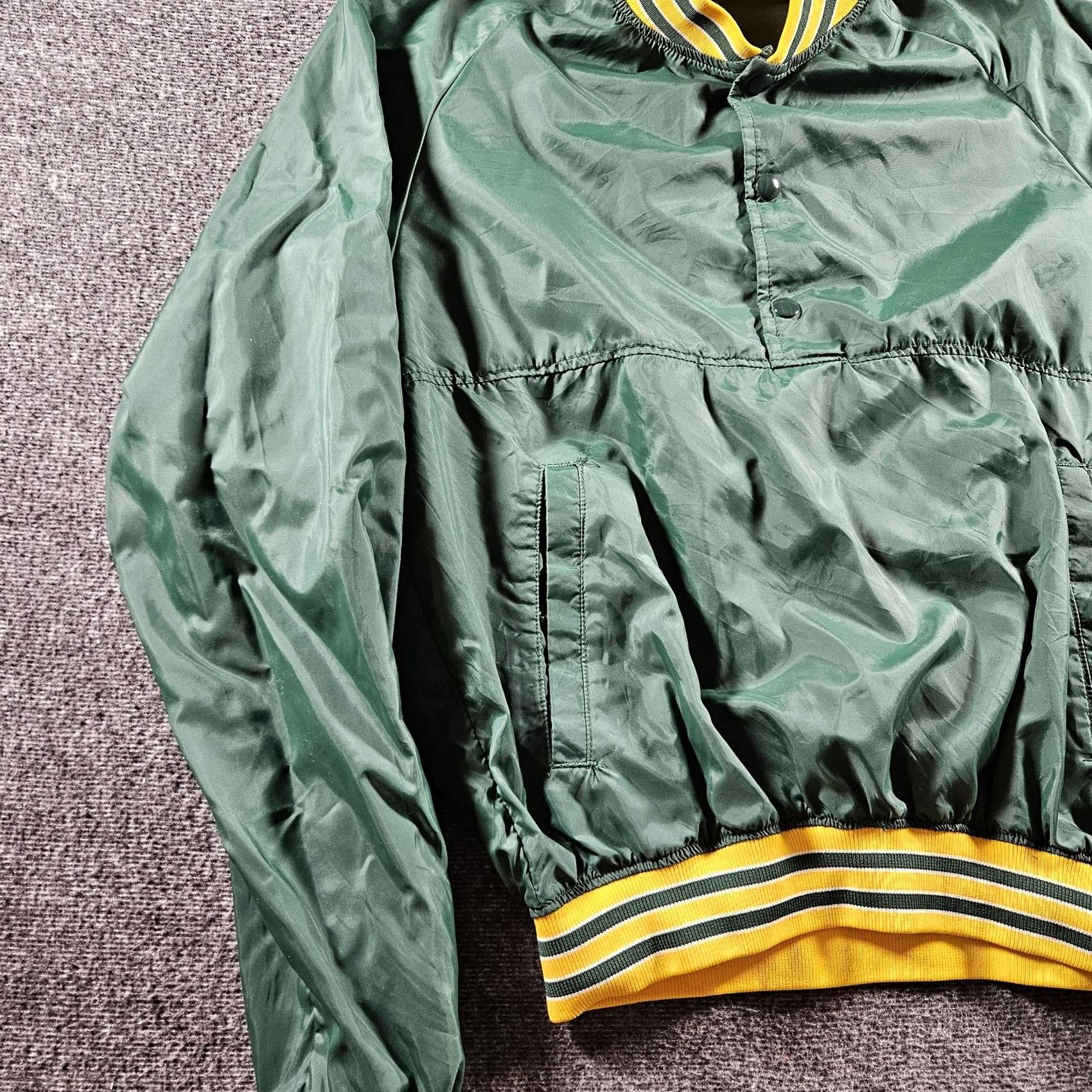 Champion Vintage Champion Jacket Men Large Green Nylon Pullover Windbreaker USA 80s Size US L / EU 52-54 / 3 - 3 Thumbnail